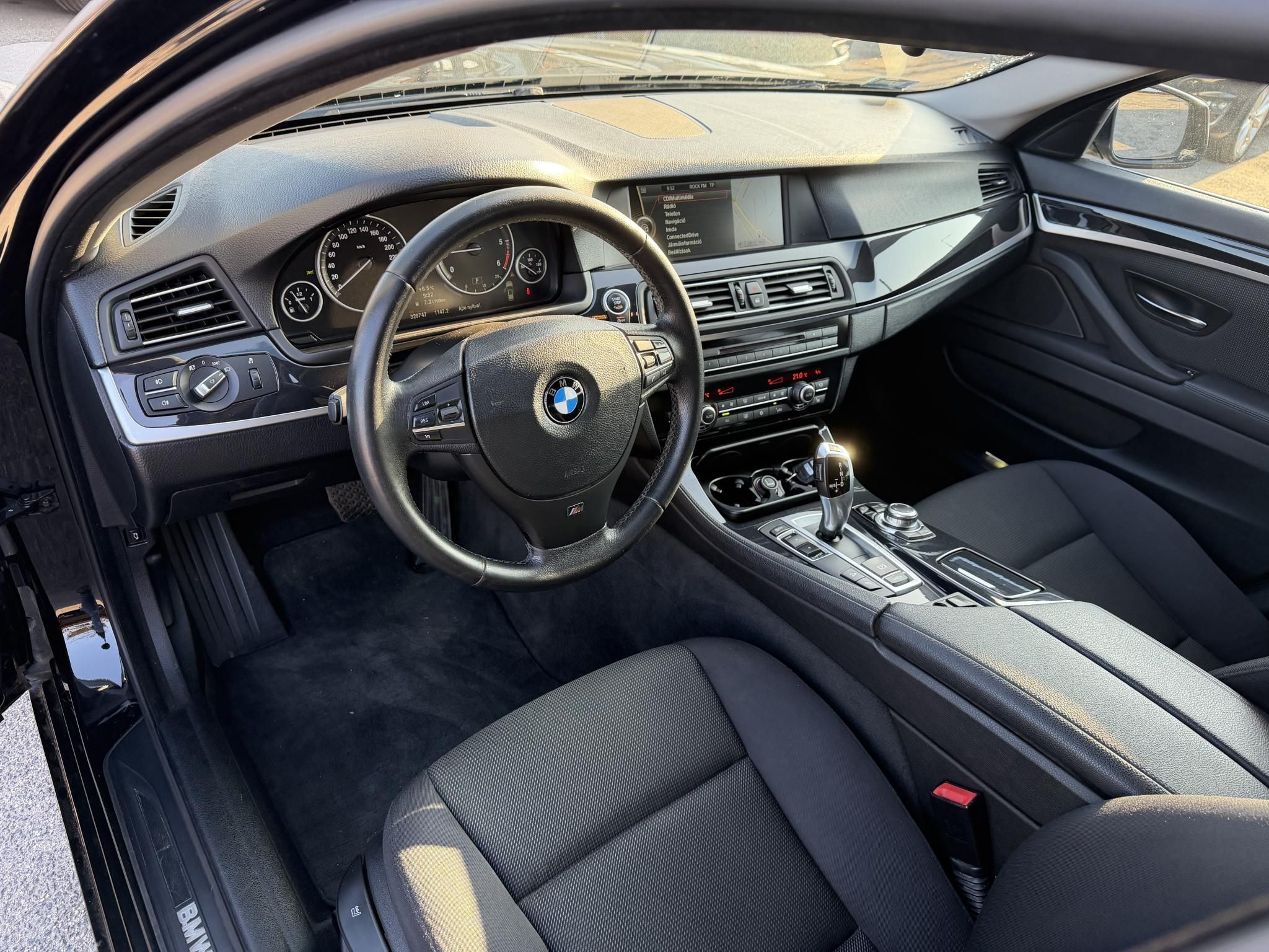 BMW 525d xDrive Touring (Automata) Xenon Tempomat Ülésfűtés PDC Navi Vezérlés cserélve!