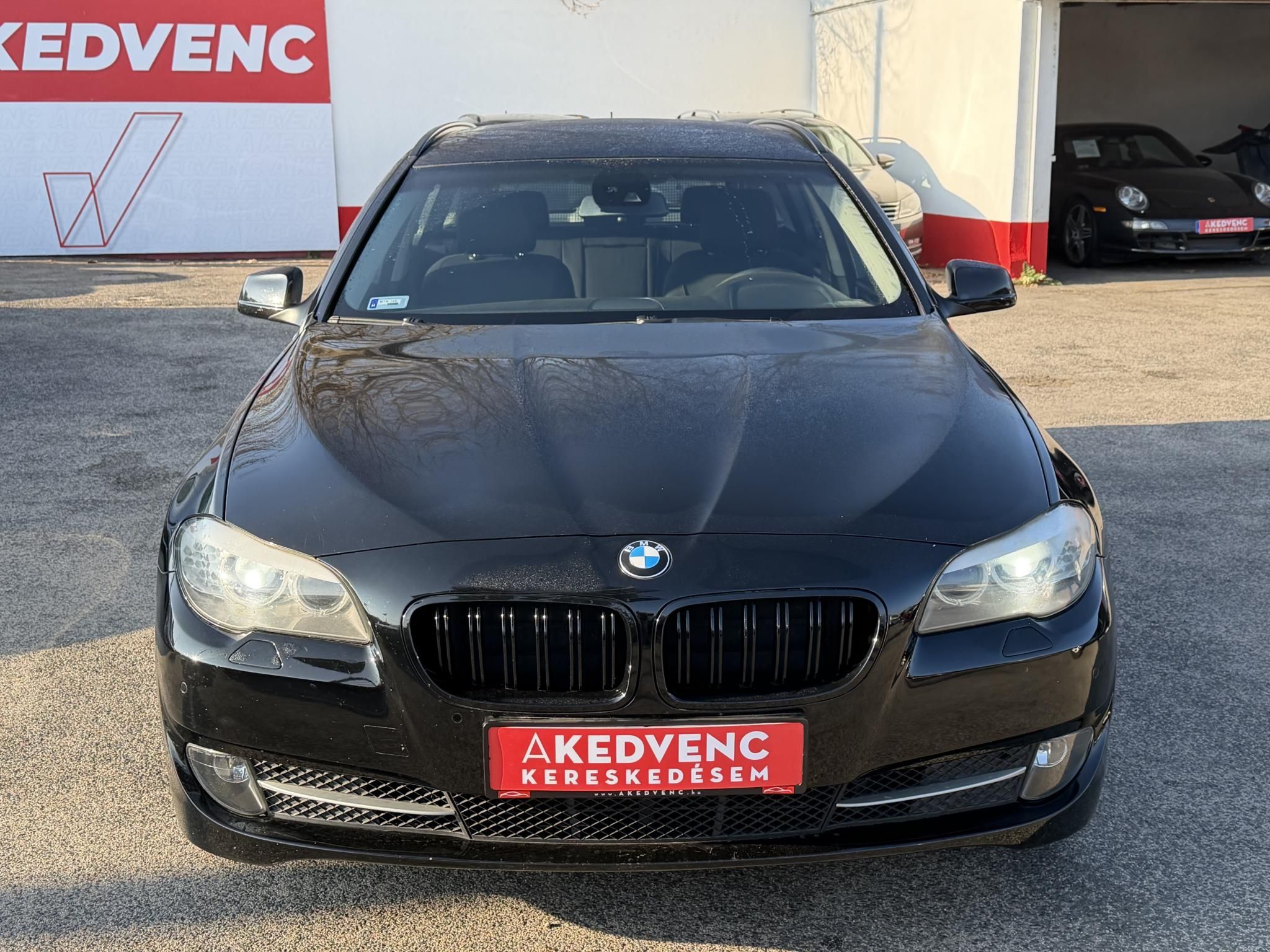 BMW 525d xDrive Touring (Automata) Xenon Tempomat Ülésfűtés PDC Navi Vezérlés cserélve!