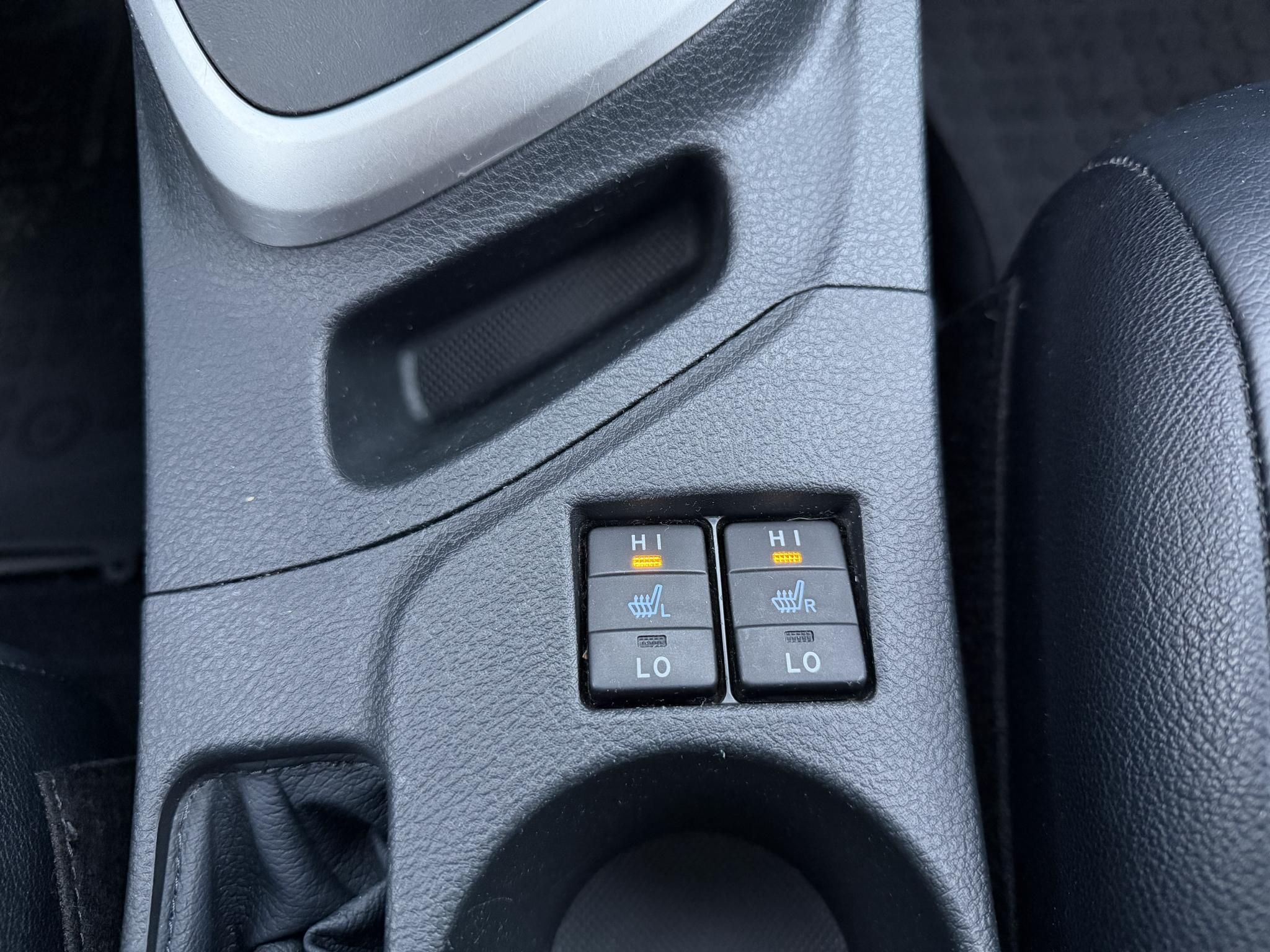 TOYOTA AURIS Touring Sports 1.8 HSD Executive Skyview (Automata) Panoráma Tempomat Ülésfűtés Kamera Keyless Navi