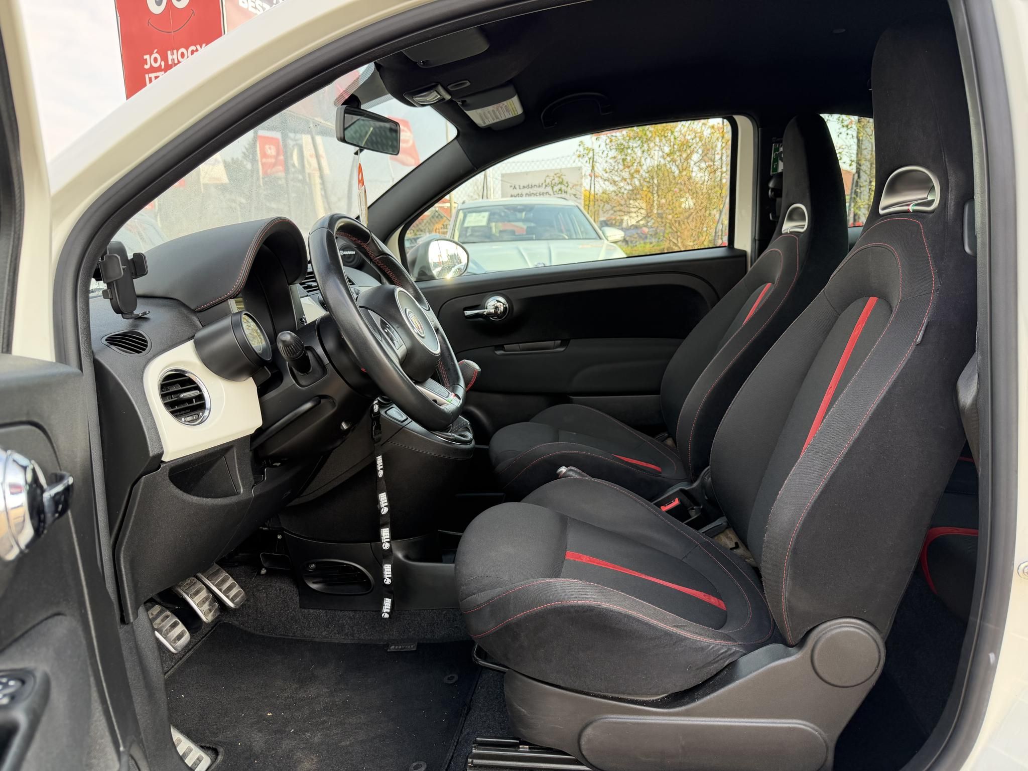 ABARTH 500 1.4 76e km. akrapovic. digitklíma. rendszeresen karbantartott!