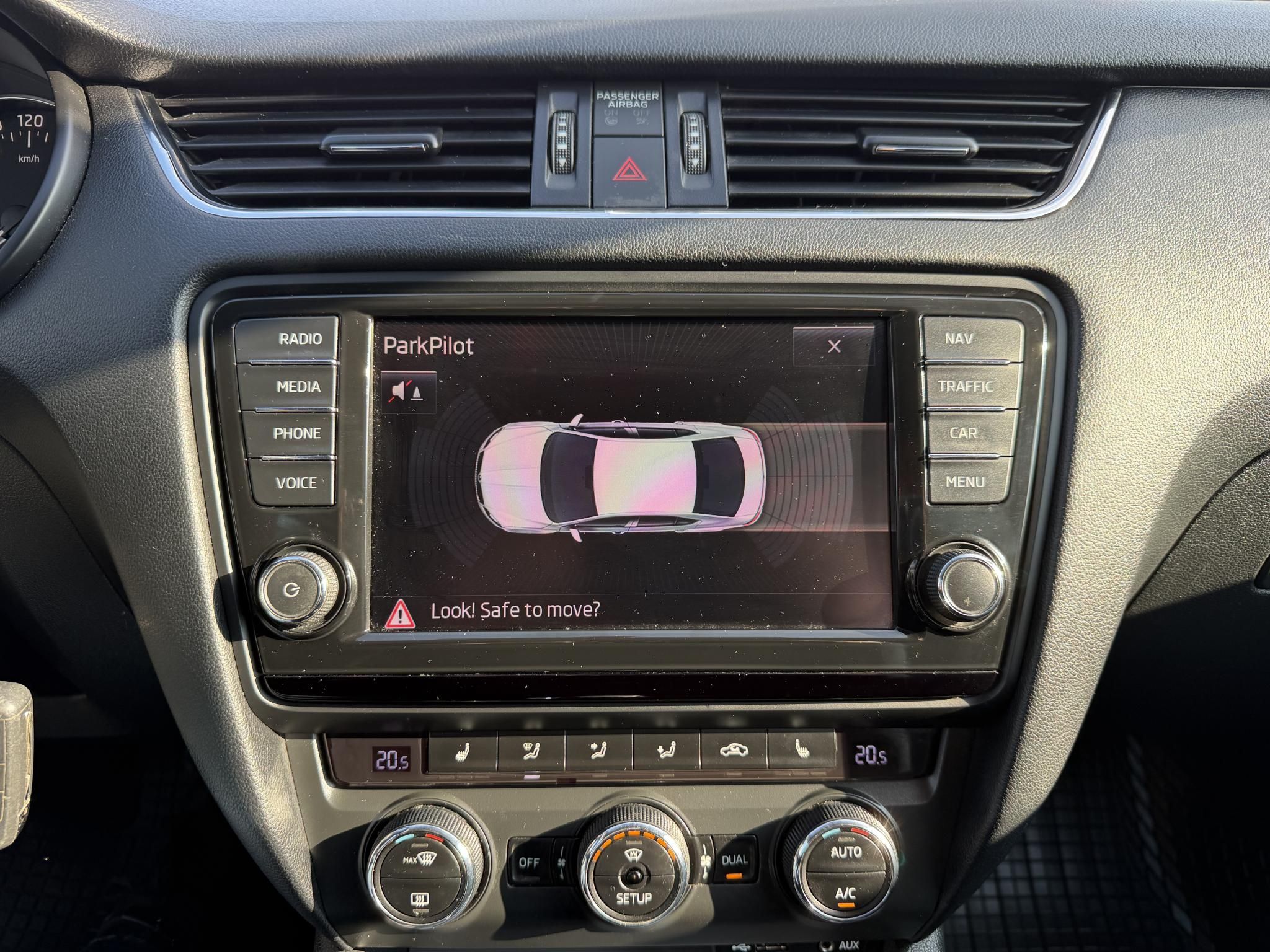 SKODA OCTAVIA 1.6 CR TDI Elegance DSG Magyarországi Xenon Tempomat Navi Ülésfűtés Digitklíma