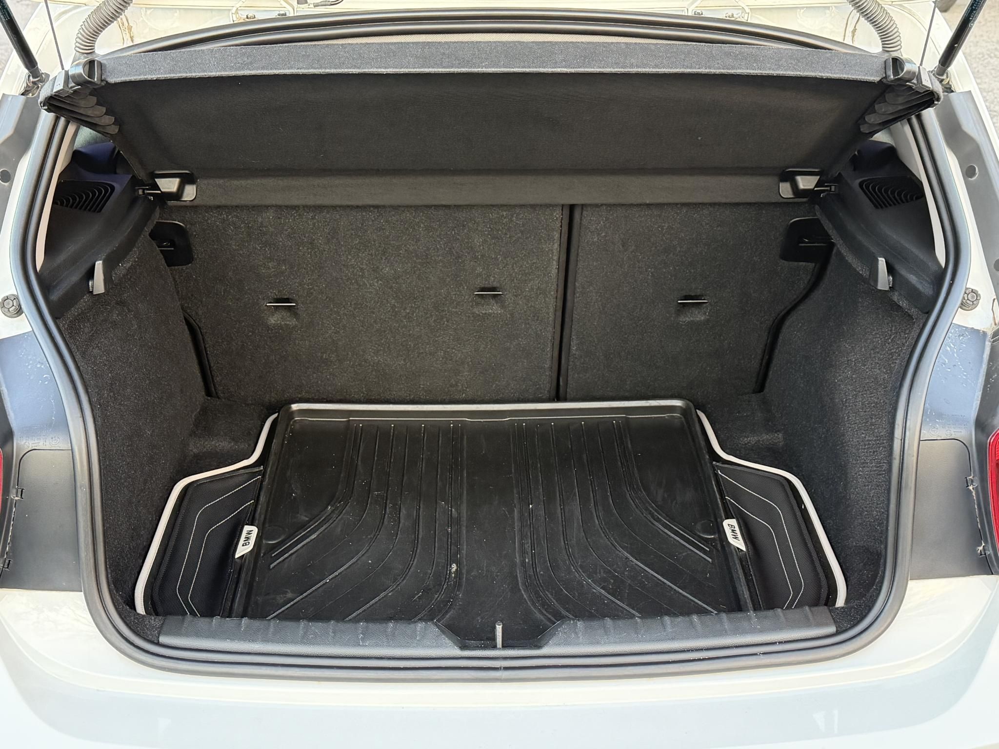 BMW 114d 140e km. Klíma Bluetooth 5L/100km!