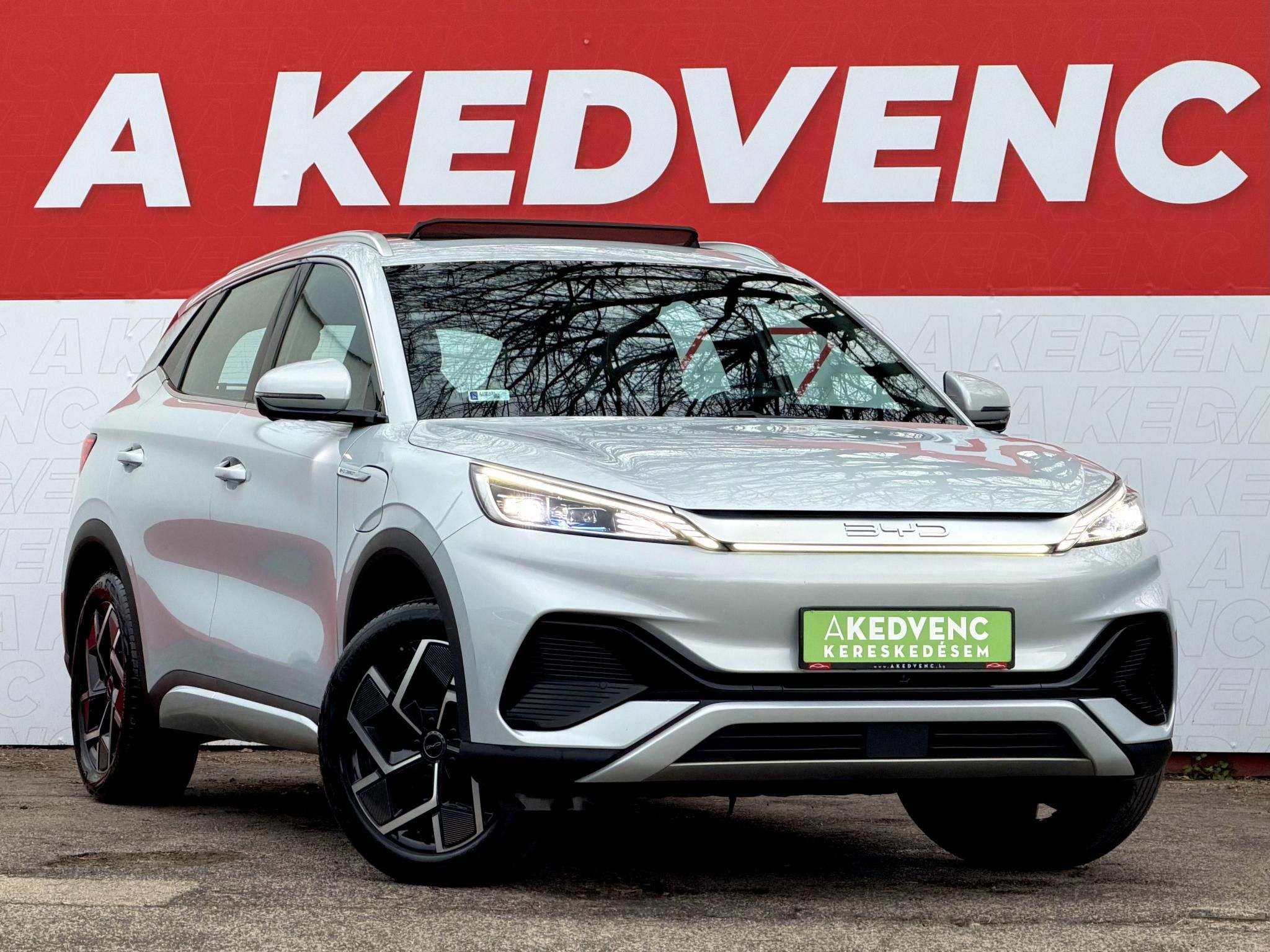 BYD ATTO 3 Design 60,4kWh LFP. M.o.-i. 1.tul. garanciális. panorámatető. világos belső!