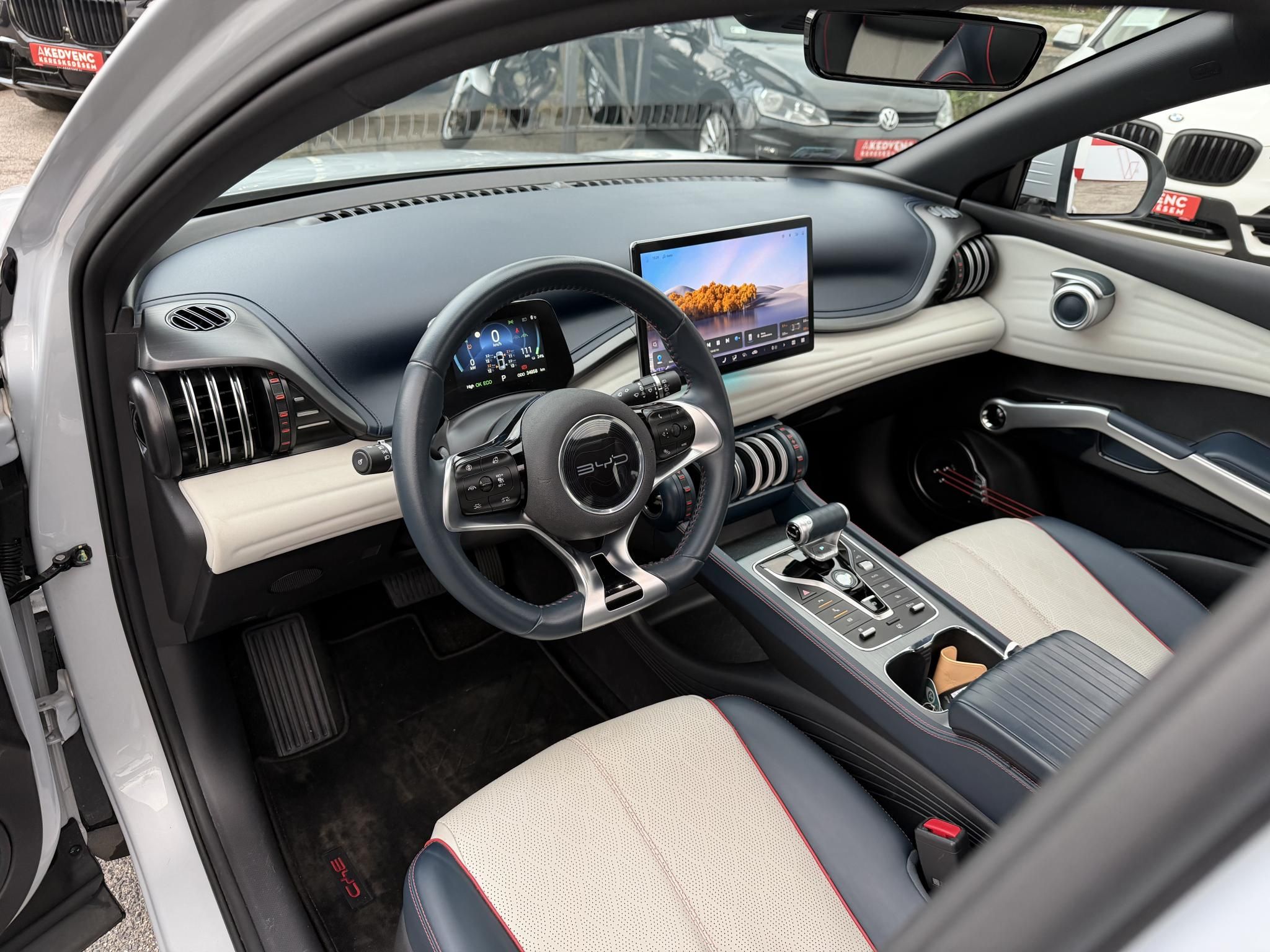 BYD ATTO 3 Design 60,4kWh LFP. M.o.-i. 1.tul. garanciális. panorámatető. világos belső!