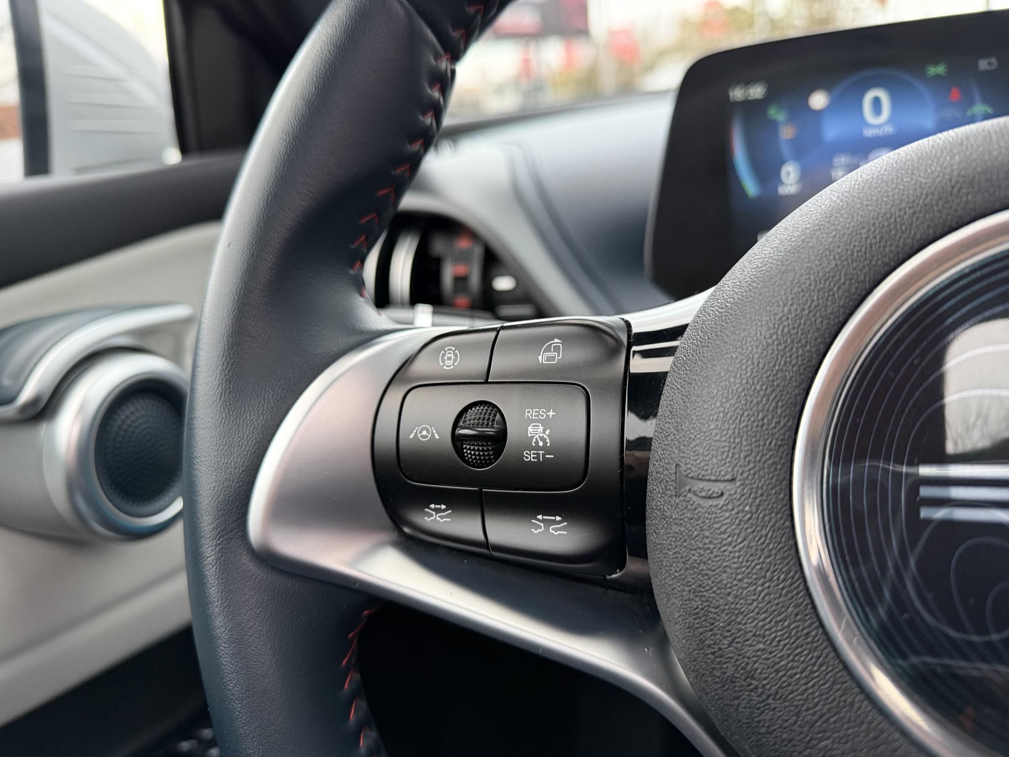 BYD ATTO 3 Design 60,4kWh LFP. M.o.-i. 1.tul. garanciális. panorámatető. világos belső!