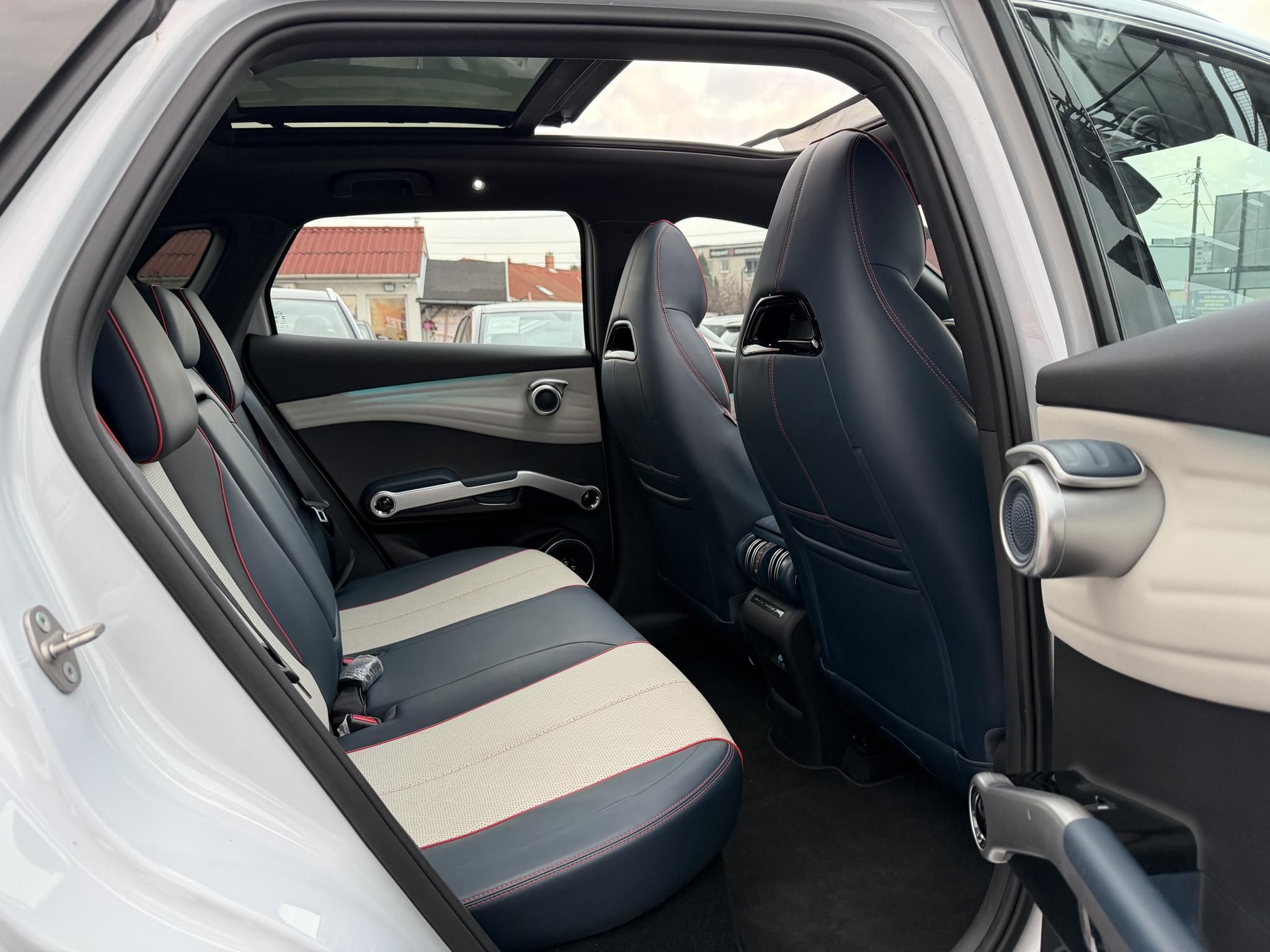 BYD ATTO 3 Design 60,4kWh LFP. M.o.-i. 1.tul. garanciális. panorámatető. világos belső!