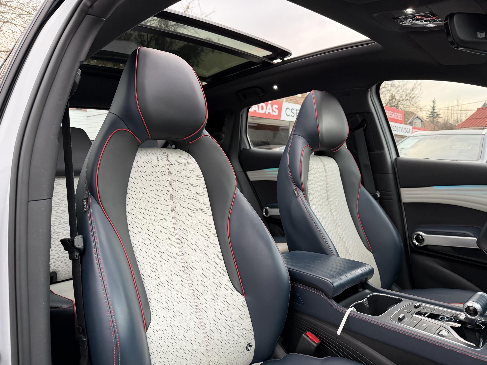 BYD ATTO 3 Design 60,4kWh LFP. M.o.-i. 1.tul. garanciális. panorámatető. világos belső!