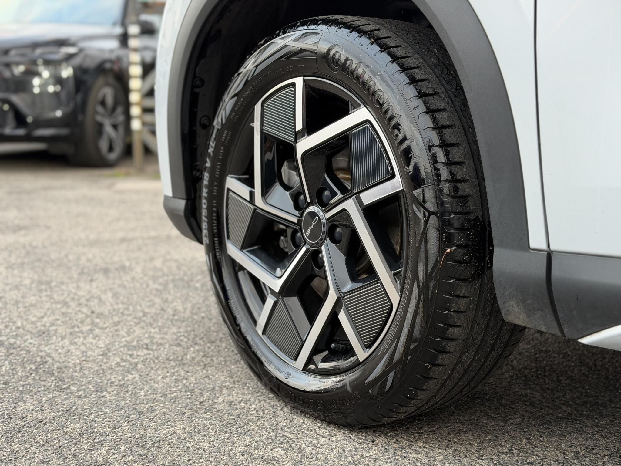 BYD ATTO 3 Design 60,4kWh LFP. M.o.-i. 1.tul. garanciális. panorámatető. világos belső!