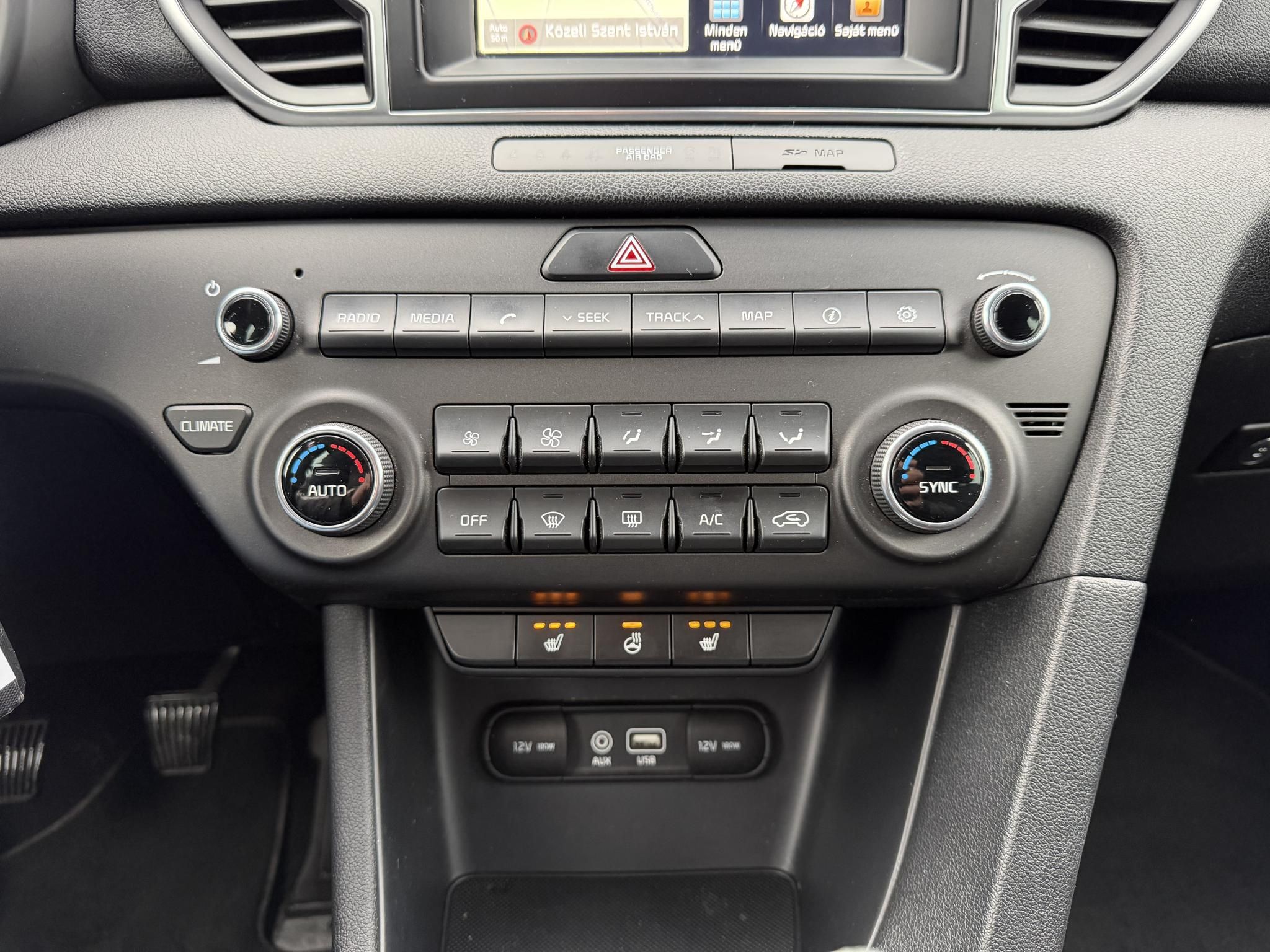 KIA SPORTAGE 1.6 GDI Gold 83e km. M.o.-i. 1.tul. Márkaszervizelt!