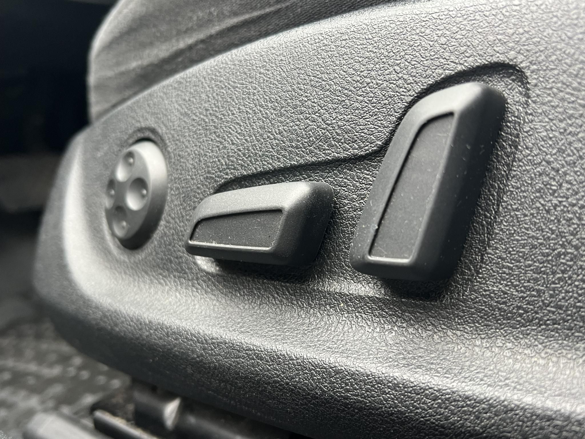 AUDI A6 Avant 2.0 TFSI multitronic ACC Xenon Navi Memória Kamera Vezetett szervizkönyv!