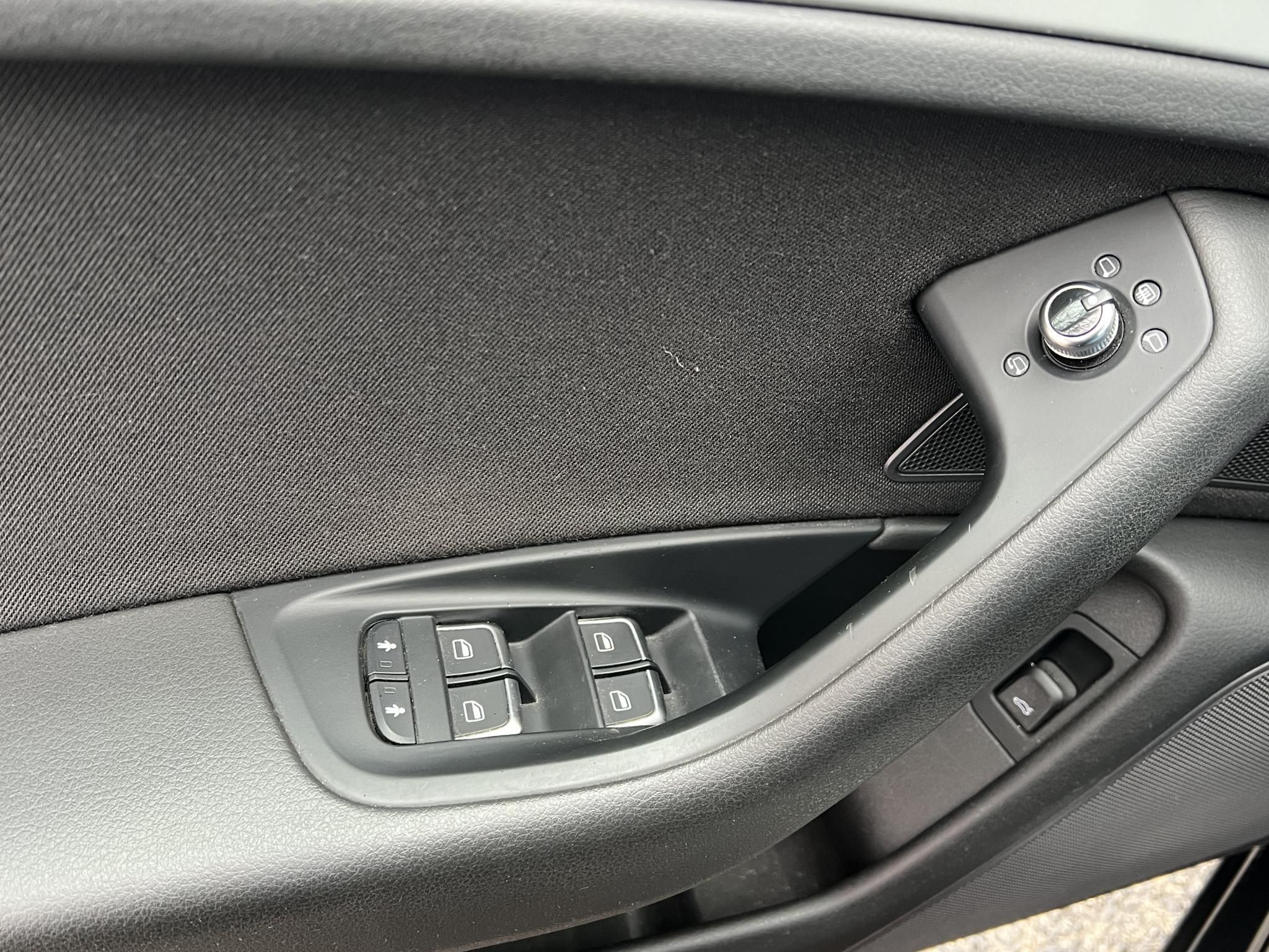 AUDI A6 Avant 2.0 TFSI multitronic ACC Xenon Navi Memória Kamera Vezetett szervizkönyv!