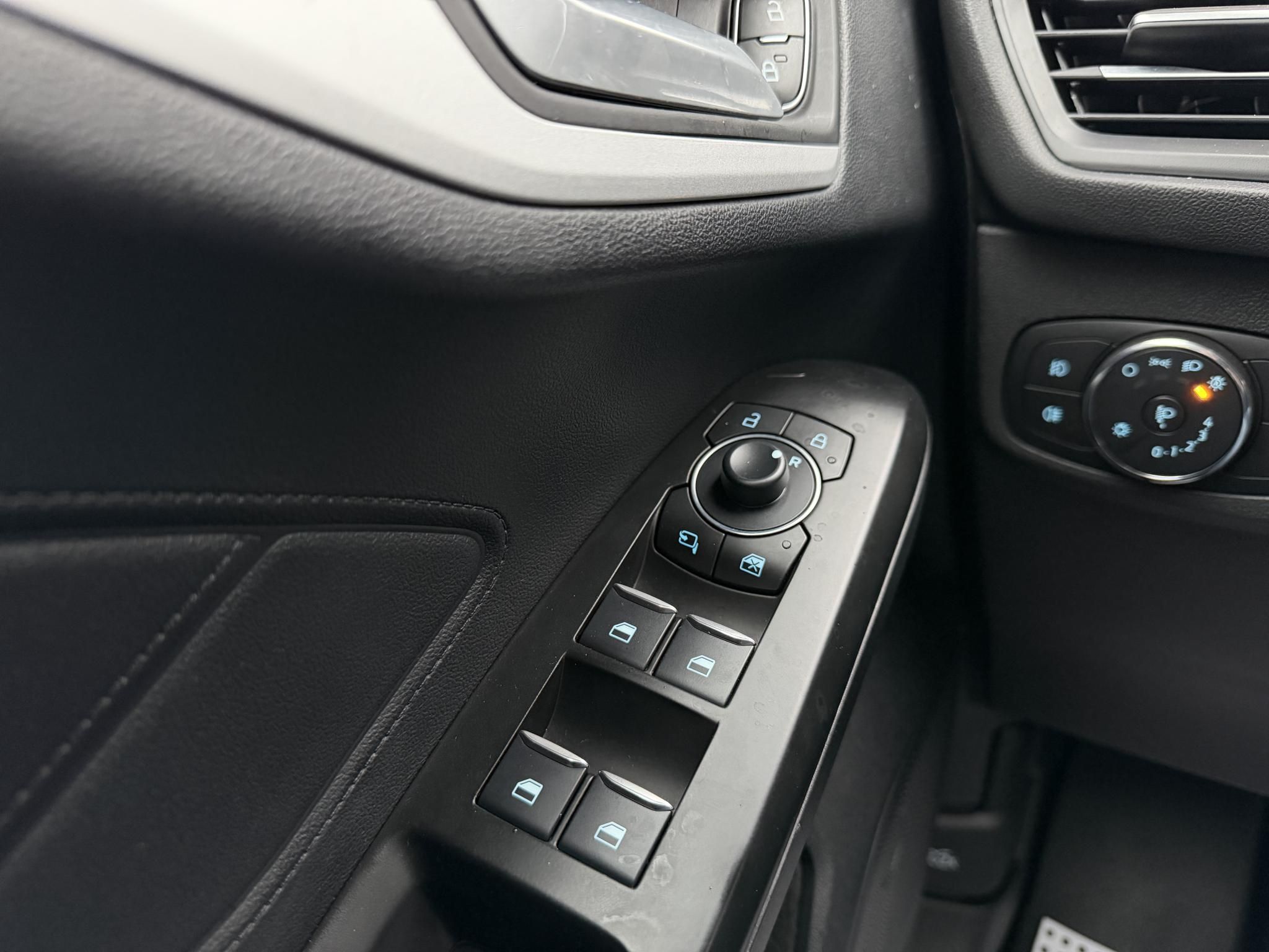 FORD FOCUS 1.0 EcoBoost Titanium Style 19e km. ÁFÁS ÁR! LED Carplay Ülésfűtés Kormányfűtés Táblafelismerő