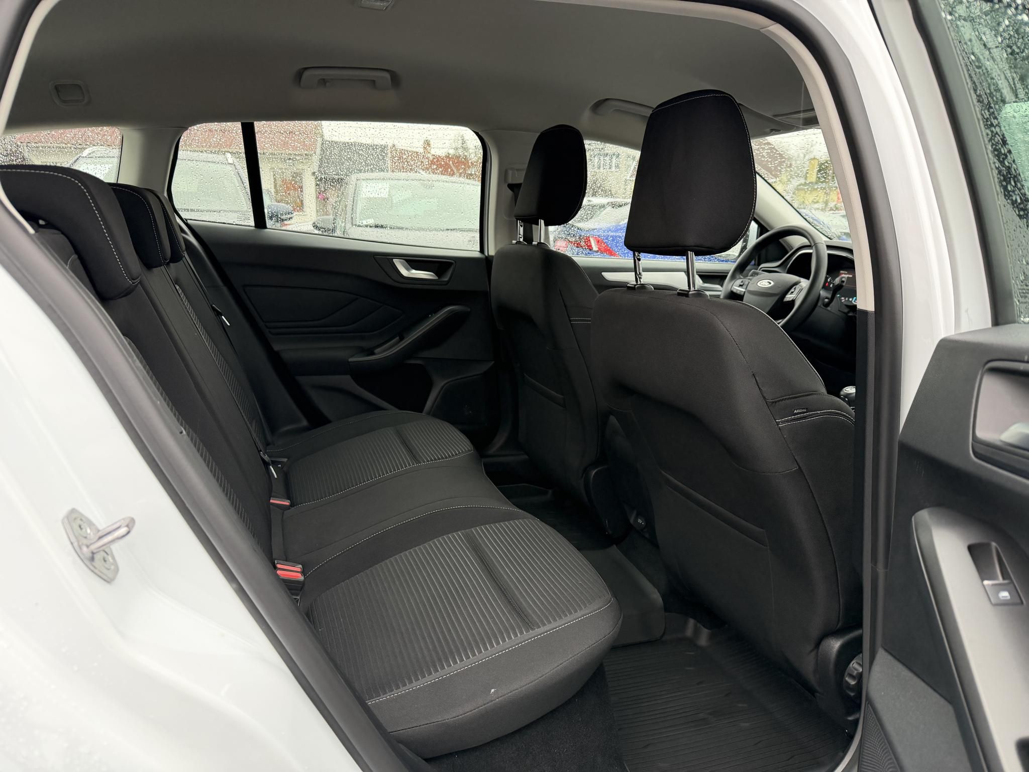 FORD FOCUS 1.0 EcoBoost Titanium Style 19e km. ÁFÁS ÁR! LED Carplay Ülésfűtés Kormányfűtés Táblafelismerő