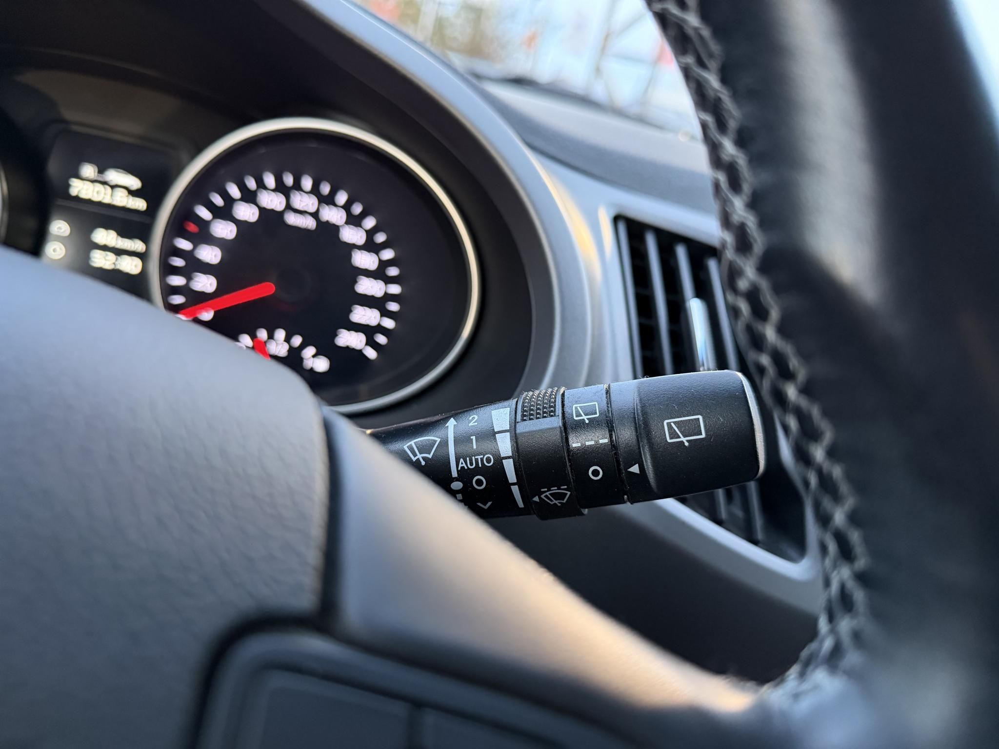 KIA SPORTAGE 2.0 CRDi LX 4x4 (Automata) Magasan felszerelt. Difizár. Téli-nyári gumi garnitúra!