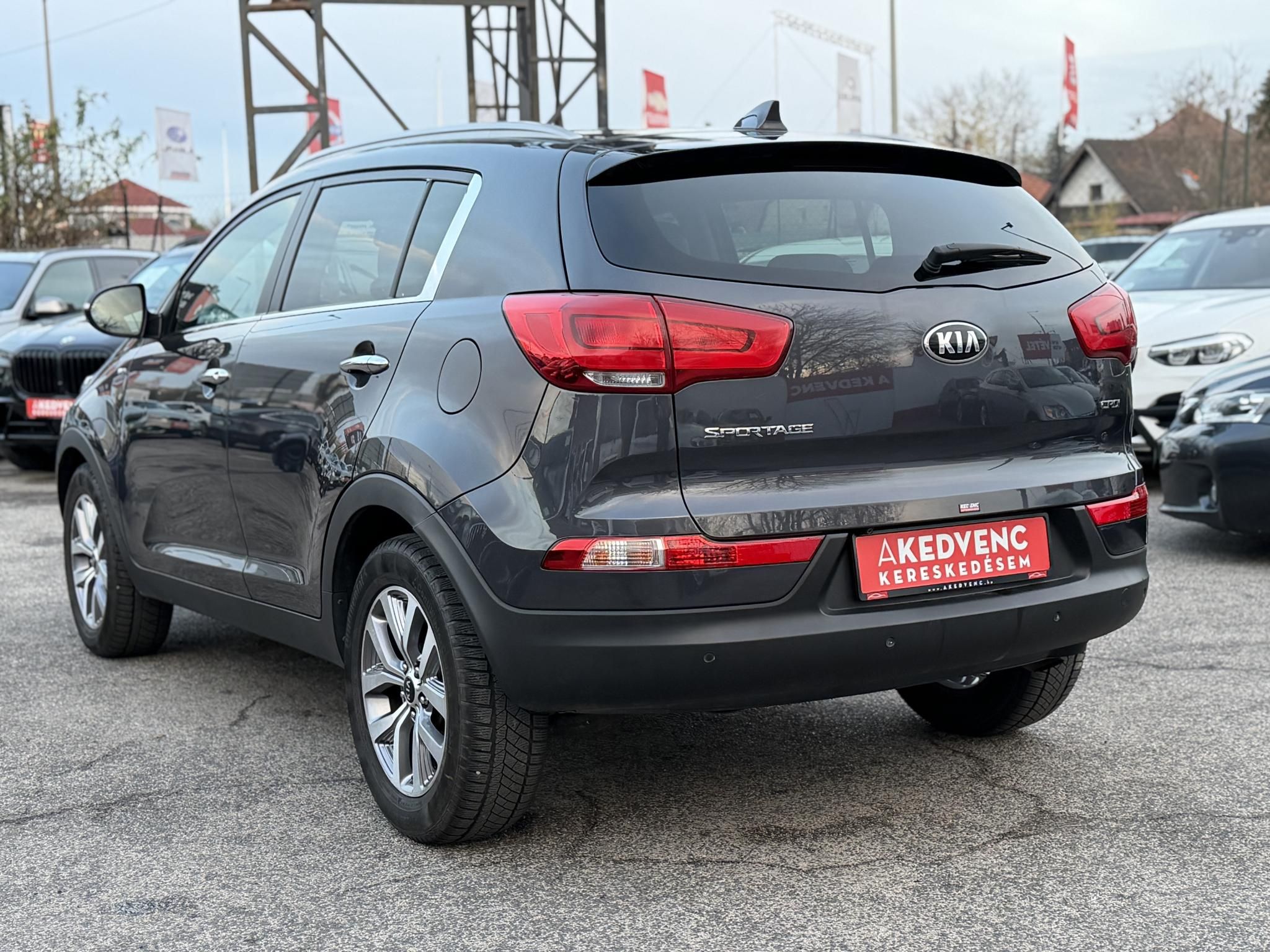 KIA SPORTAGE 2.0 CRDi LX 4x4 (Automata) Magasan felszerelt. Difizár. Téli-nyári gumi garnitúra!
