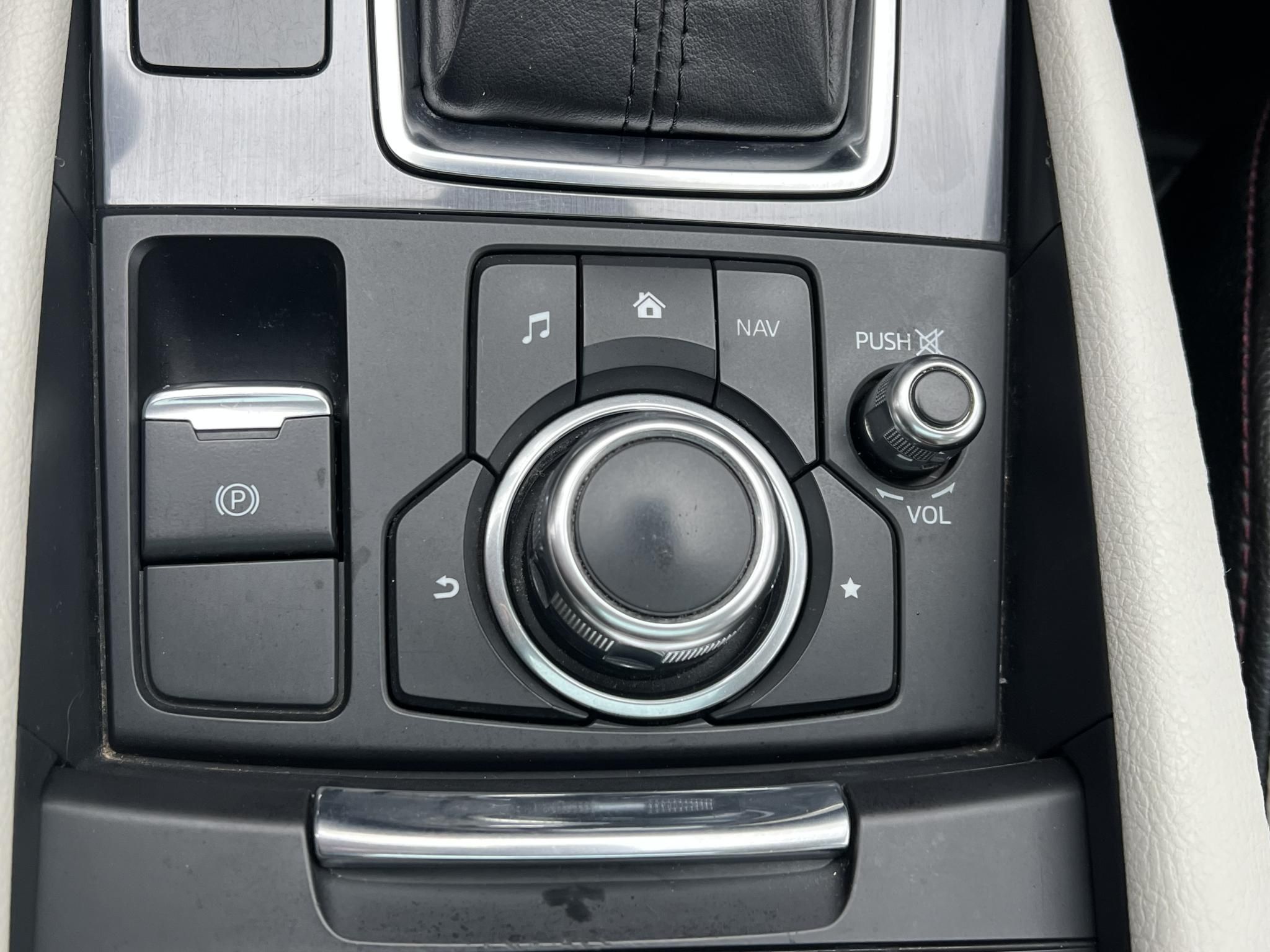 MAZDA 6 Sportkombi 2.2 CD Revolution Top (Automata) Sávtartó Head-up Napfénytető Fehér bőr Tolatókamera F1 Váltó!