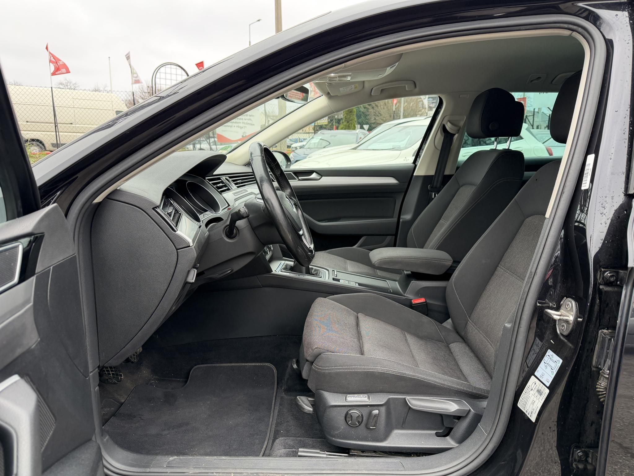 VOLKSWAGEN PASSAT VIII 1.4 TSI BMT ACT Comfortline Távtartó Navi Ülésfűtés Tolatóradar Frissen szervizelt!