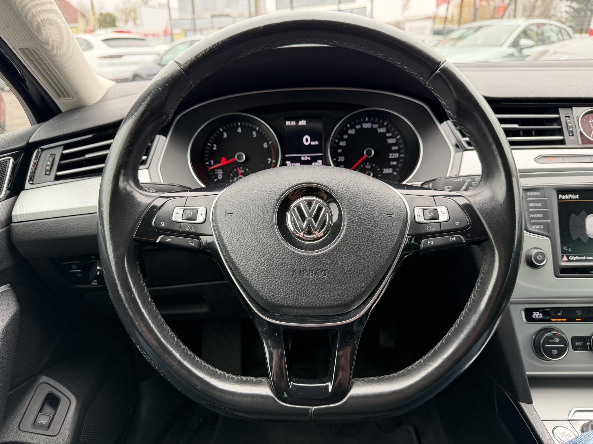 VOLKSWAGEN PASSAT VIII 1.4 TSI BMT ACT Comfortline Távtartó Navi Ülésfűtés Tolatóradar Frissen szervizelt!