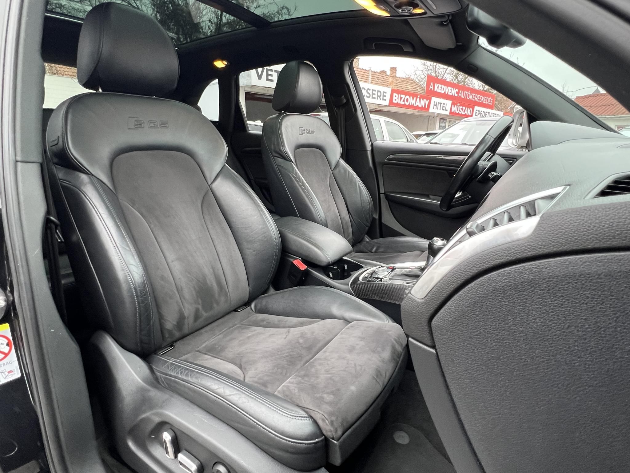 AUDI Q5 SQ5 3.0 TDI quattro Tiptronic ic Xenon Panorámatető Távtartó Navi Kamera Memória Ülésfűtés Vonóhorog