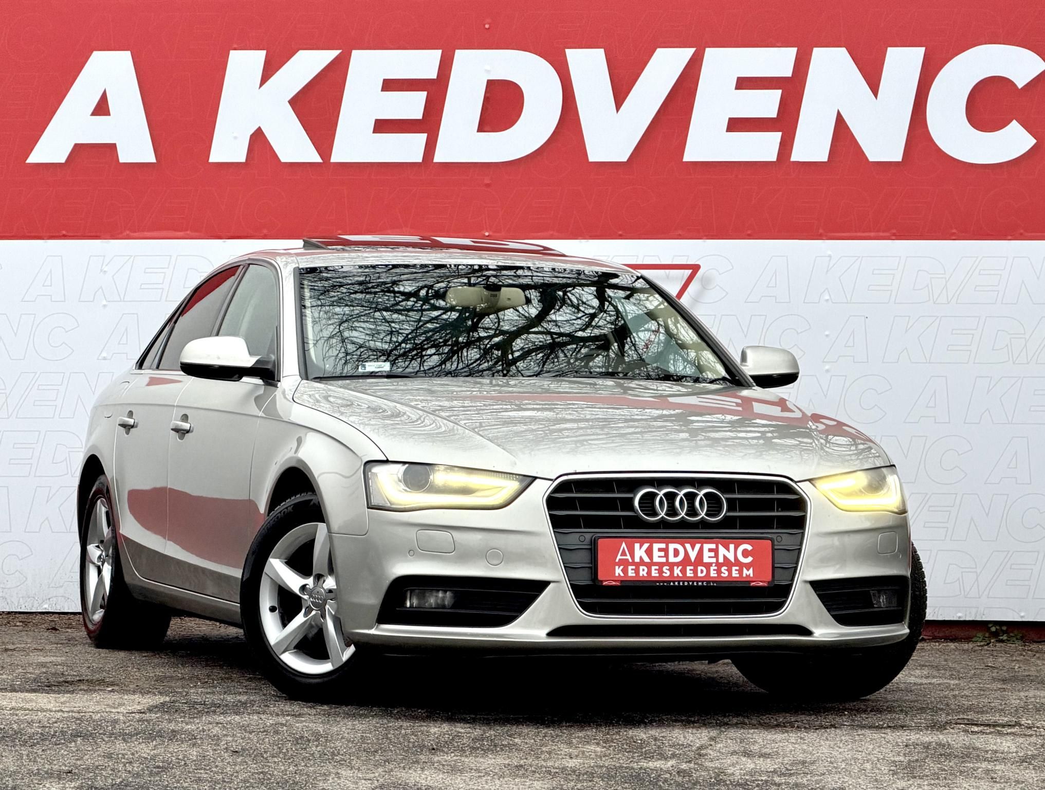 AUDI A4 2.0 TDI multitronic Magyarországi Napfénytető Xenon Üléshűtés PDC Téli-nyári kerék!