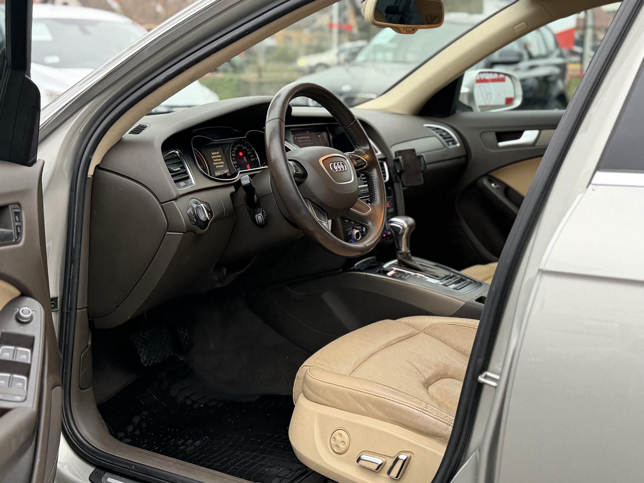 AUDI A4 2.0 TDI multitronic Magyarországi Napfénytető Xenon Üléshűtés PDC Téli-nyári kerék!