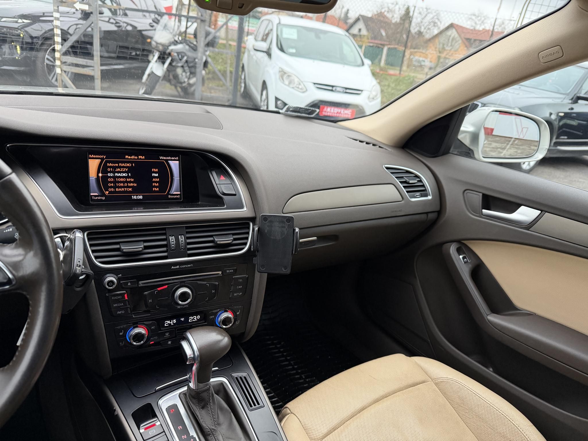 AUDI A4 2.0 TDI multitronic Magyarországi Napfénytető Xenon Üléshűtés PDC Téli-nyári kerék!