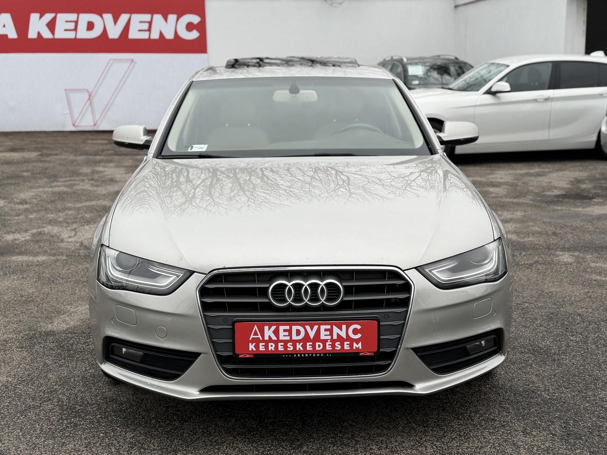 AUDI A4 2.0 TDI multitronic Magyarországi Napfénytető Xenon Üléshűtés PDC Téli-nyári kerék!