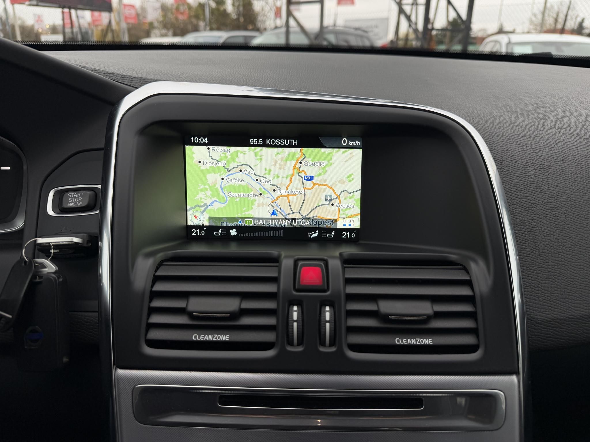 VOLVO XC60 2.0 D [D4] Momentum Geartronic FWD 155e km. Magyarországi Navi Memória Tempomat Ülésfűtés PDC Bluetooth