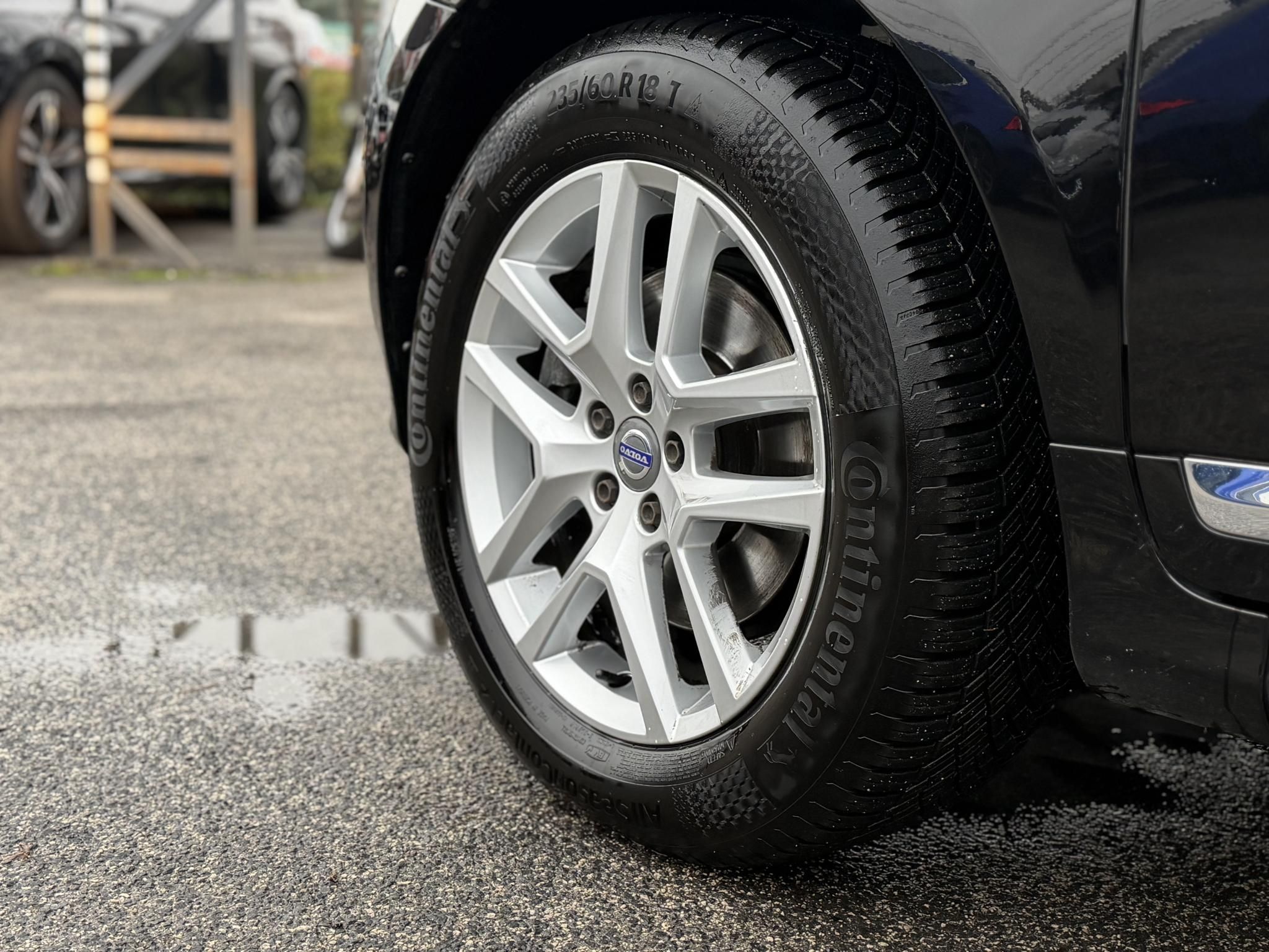 VOLVO XC60 2.0 D [D4] Momentum Geartronic FWD 155e km. Magyarországi Navi Memória Tempomat Ülésfűtés PDC Bluetooth