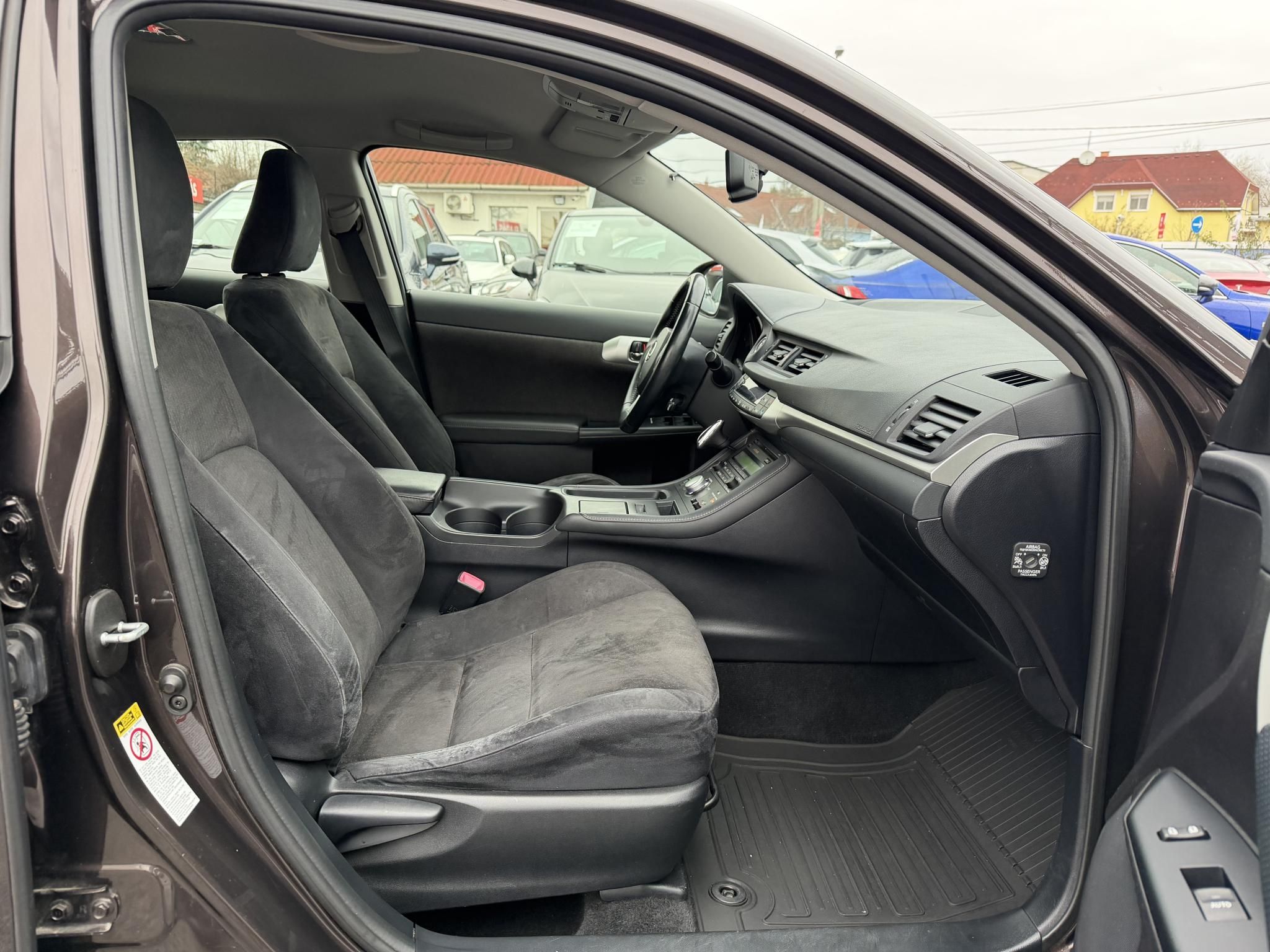 LEXUS CT 200h Comfort (Automata) 125e km. LED Tempomat Kamera Ülésfűtés Digitklíma