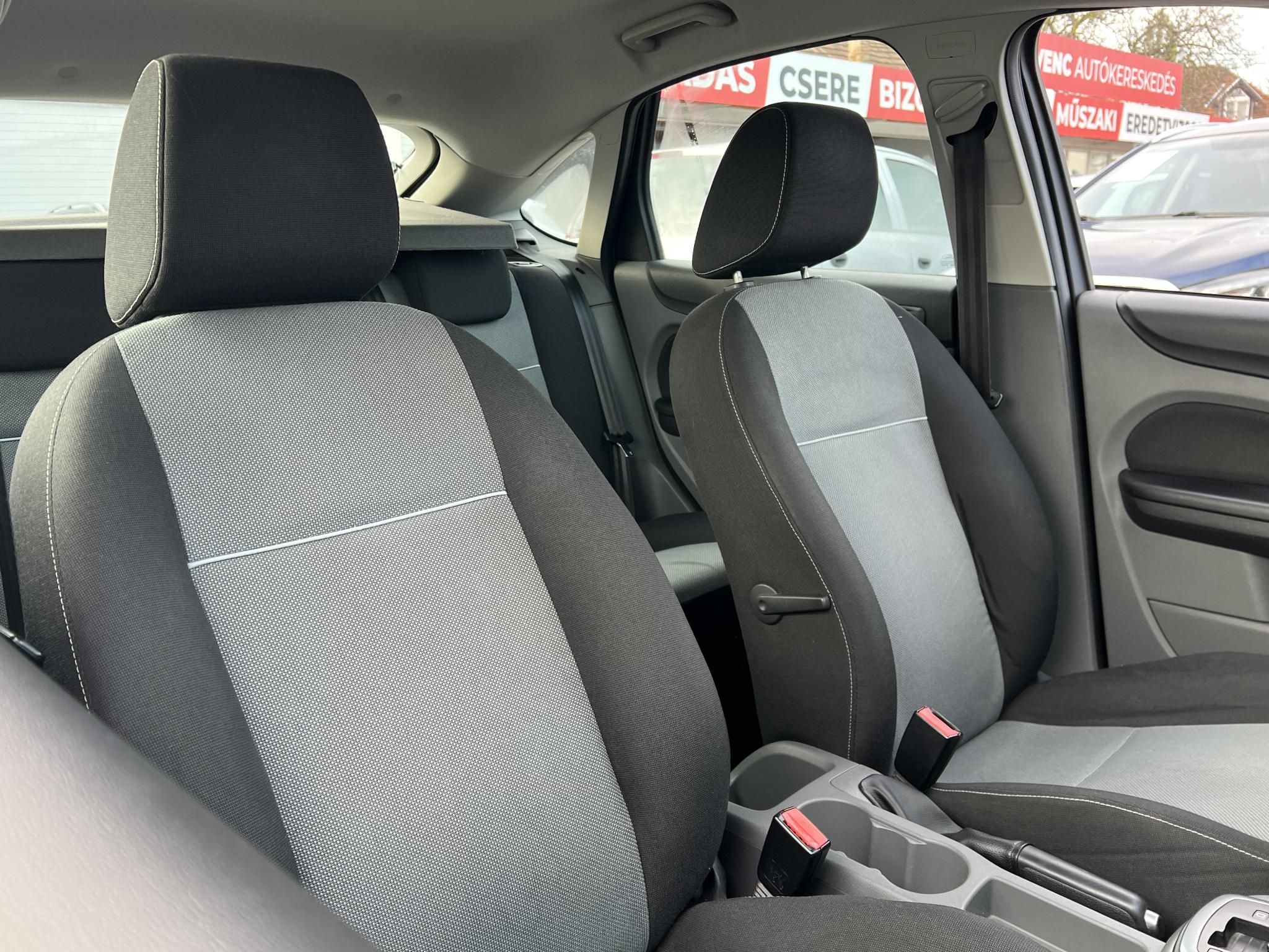 FORD FOCUS 1.6 Ghia (Automata) Klíma Tempomat Téli-nyári garnitúra!