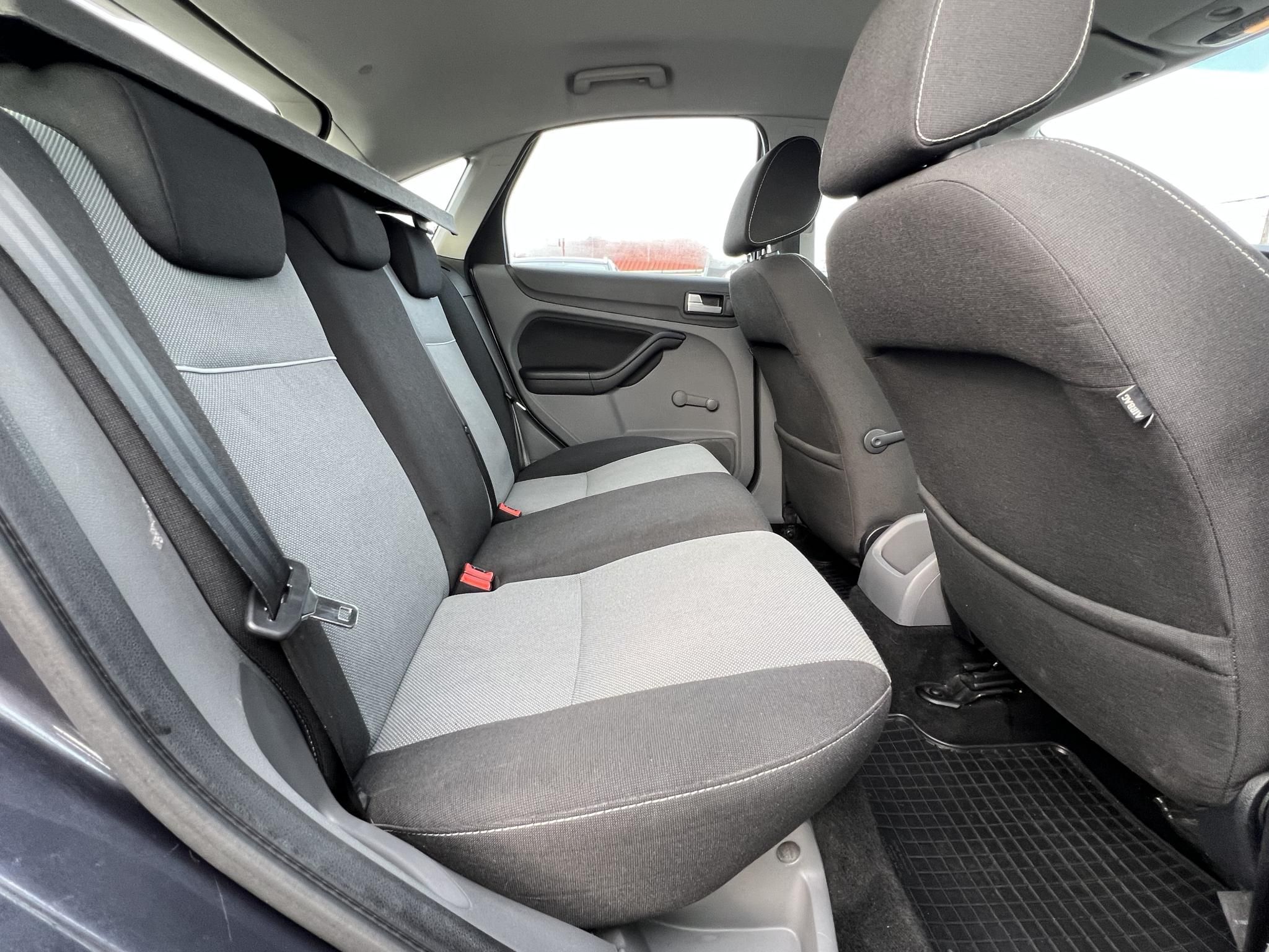 FORD FOCUS 1.6 Ghia (Automata) Klíma Tempomat Téli-nyári garnitúra!