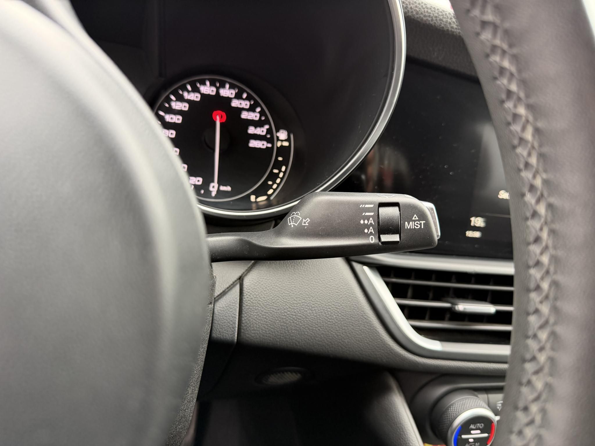 ALFA ROMEO GIULIA 2.0 Veloce Q4 (Automata) 280le. ALFA ROSSO. 116e km!