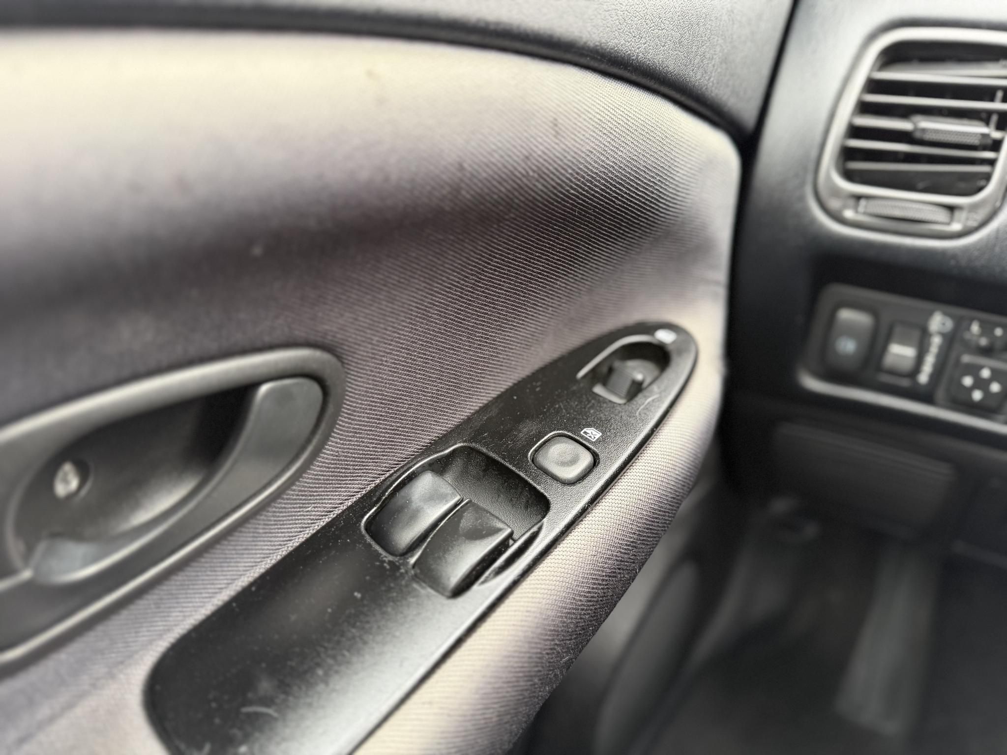 MITSUBISHI CARISMA 1.6 Classic Klima Magyarországi Vonóhorog Téli-nyári kerék garnitúra Friss műszaki vizsga!