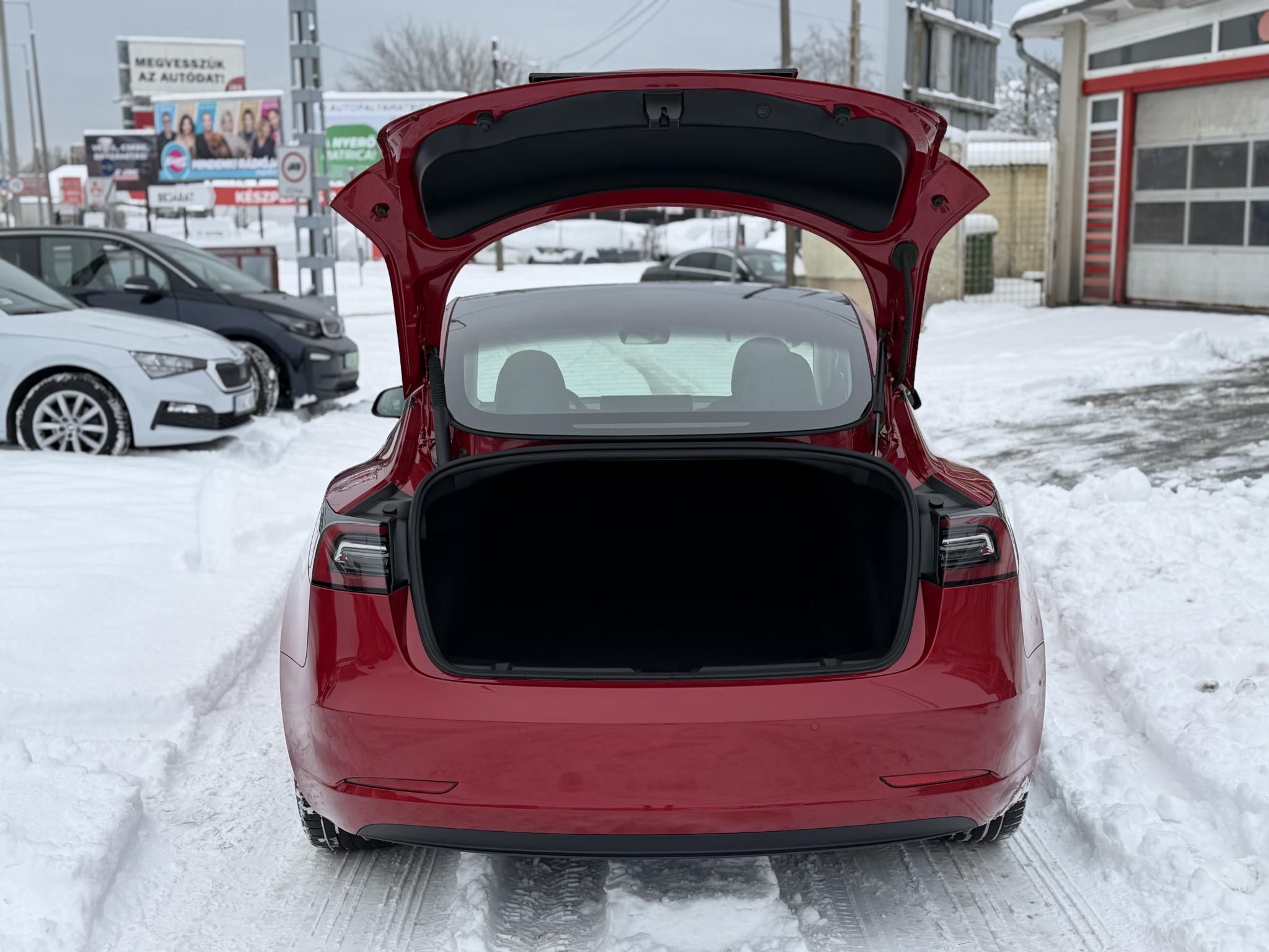 TESLA MODEL 3 Long Range AWD (Automata) 54e km. mátrix LED. hőszivattyú. premium hifi. gyönyörű állapot!