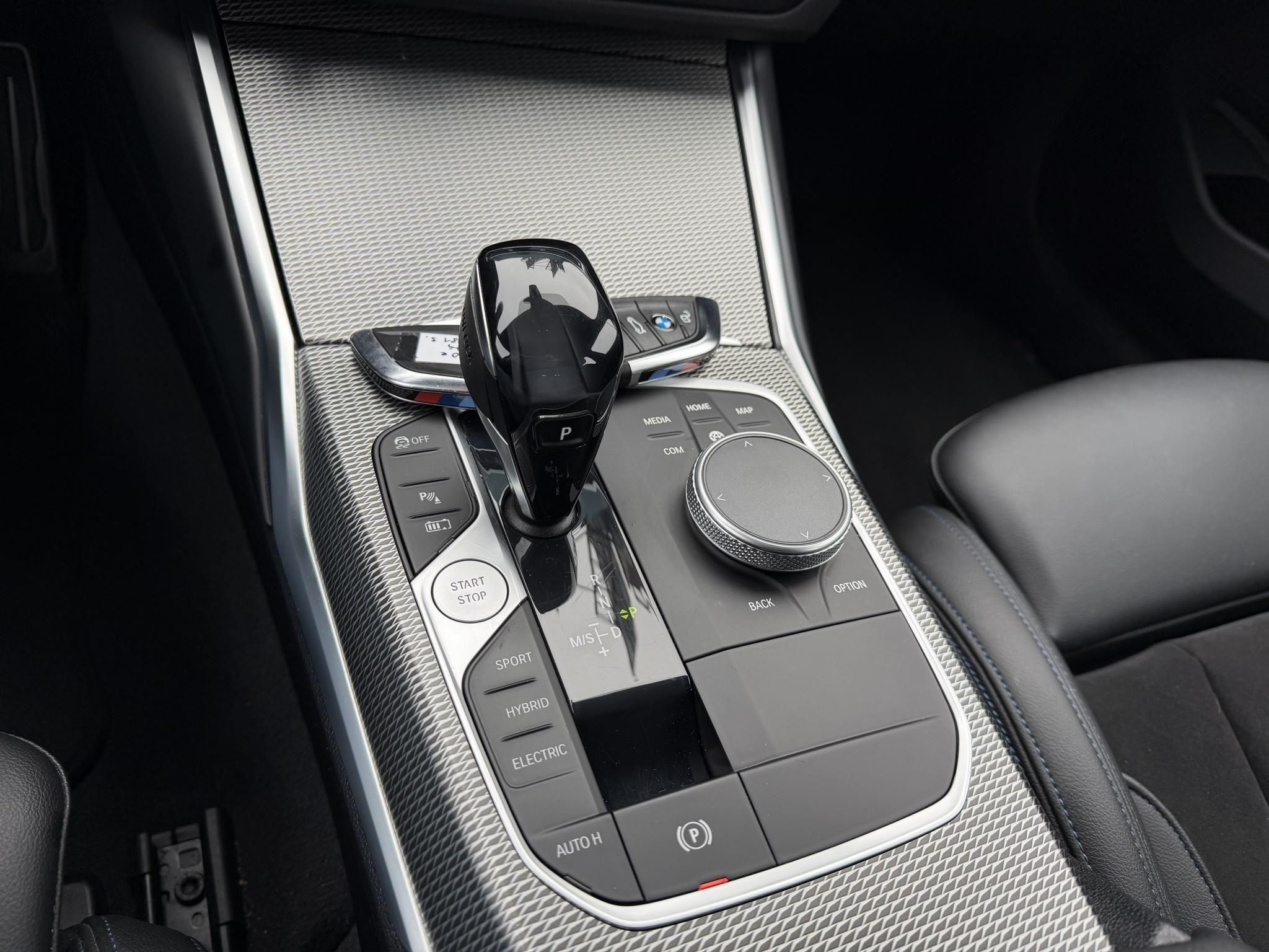 BMW 330e M Sport (Automata) Frissen szervizelt. Új téli gumik!