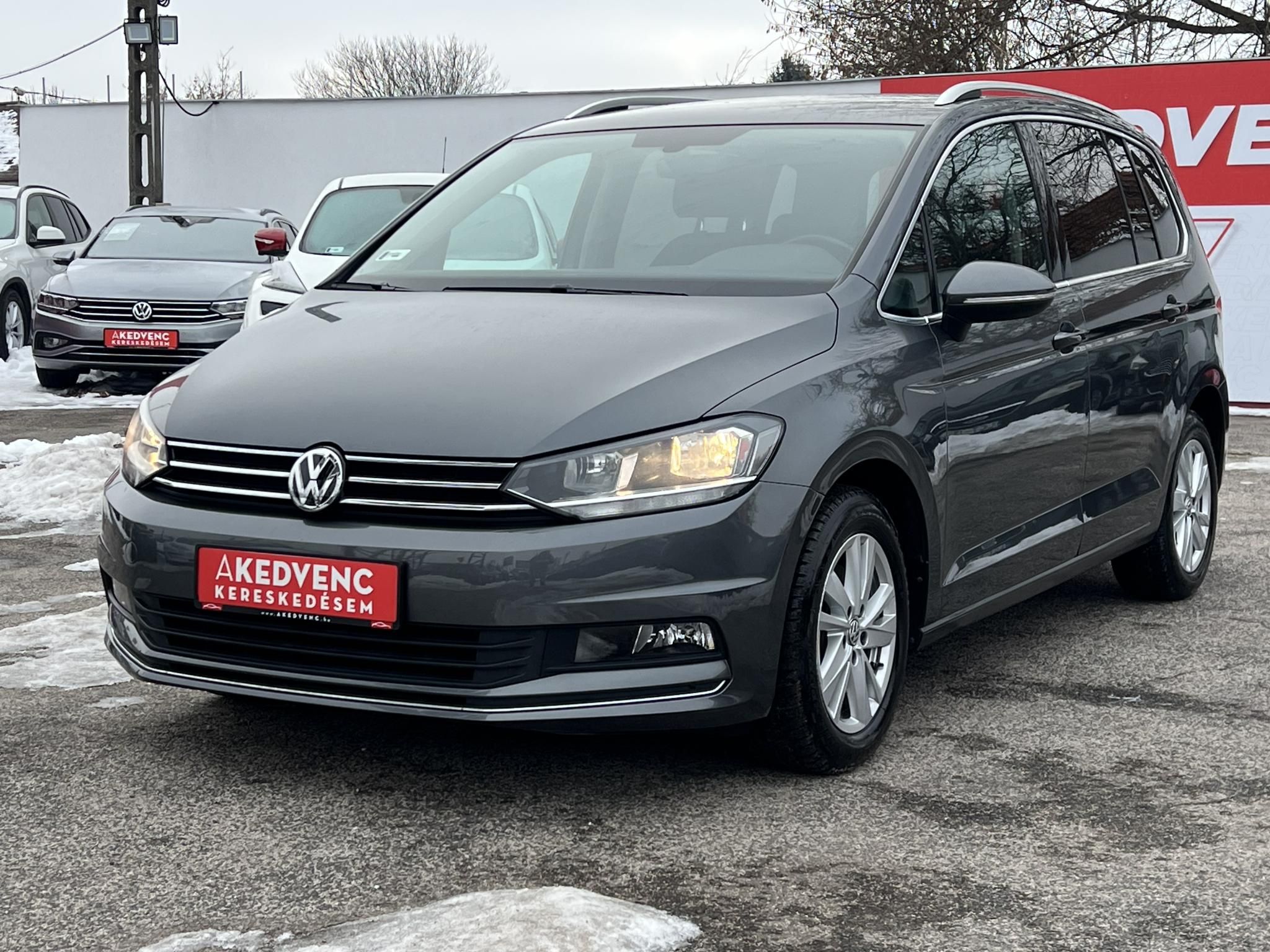 VOLKSWAGEN TOURAN 1.5 TSI ACT IQ.Drive DSG [7 személy] M.o-i. Távtartó Bluetooth Ülésfűtés Kamera Gyönyörű állapotban!