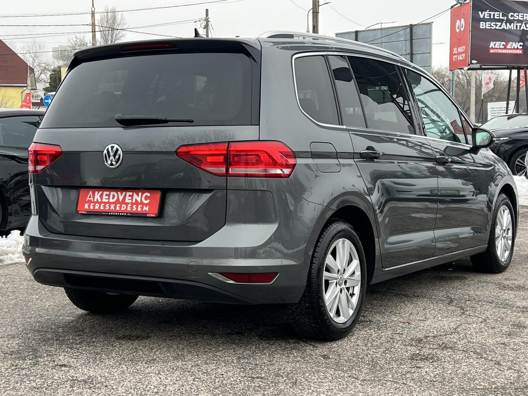 VOLKSWAGEN TOURAN 1.5 TSI ACT IQ.Drive DSG [7 személy] M.o-i. Távtartó Bluetooth Ülésfűtés Kamera Gyönyörű állapotban!