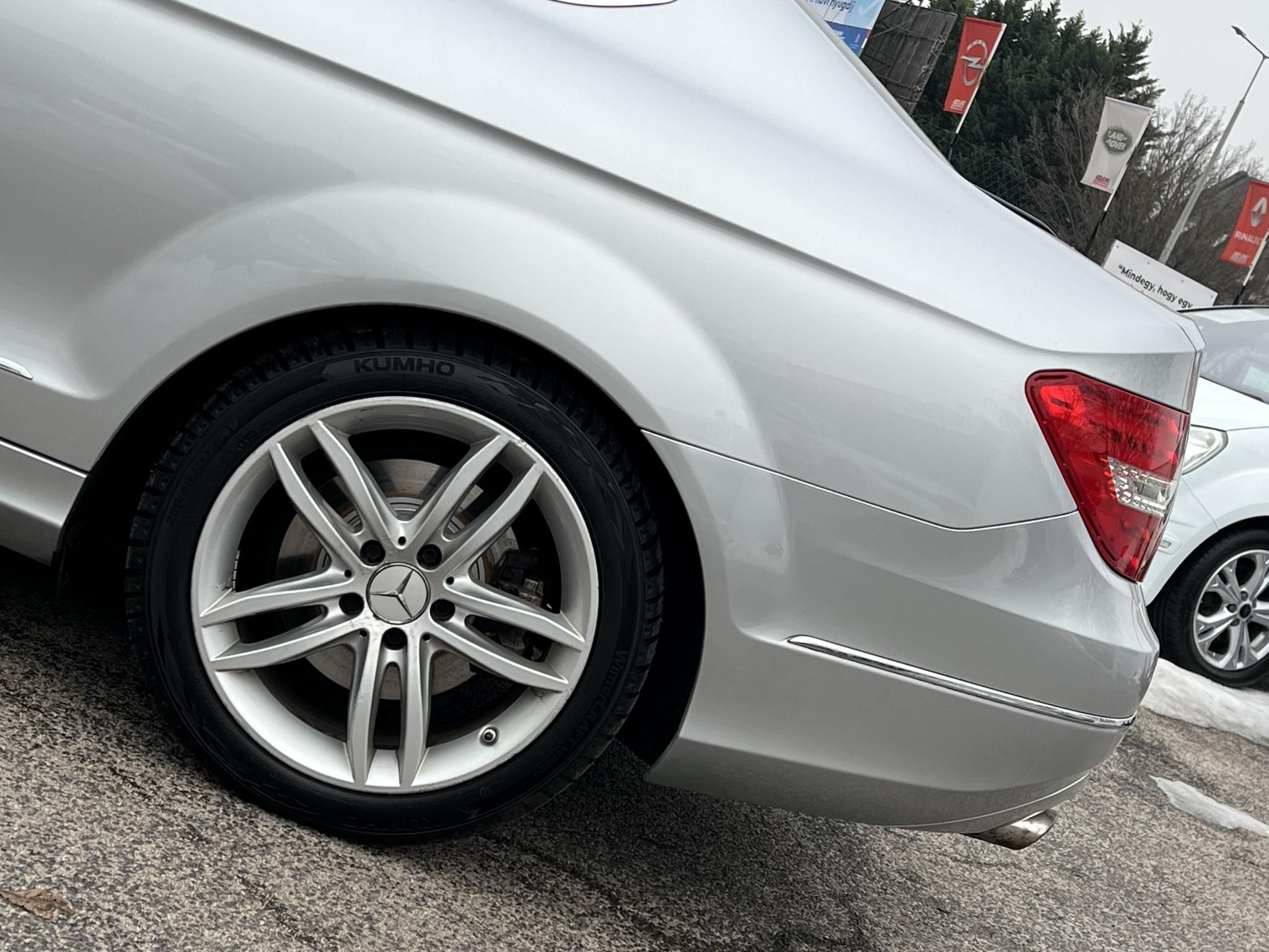 MERCEDES-BENZ C 220 CDI BlueEFFICIENCY (Automata) Live Traffic Xenon Ülésfűtés Bluetooth Rendszeresen szervizelt!