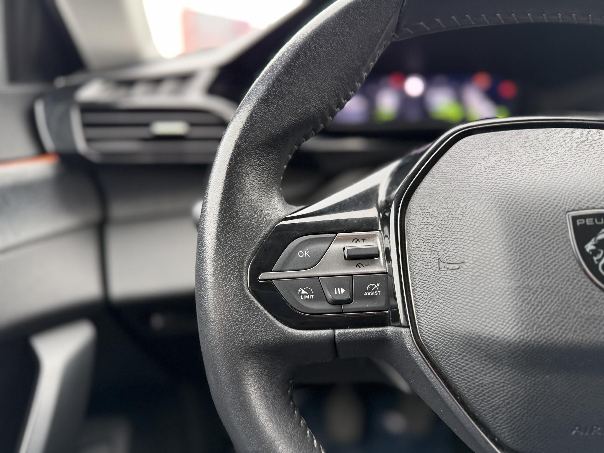 PEUGEOT 308 SW 1.5 BlueHDi Allure LED Tempomat Navi Mirrorscreen Bluetooth 360kamera