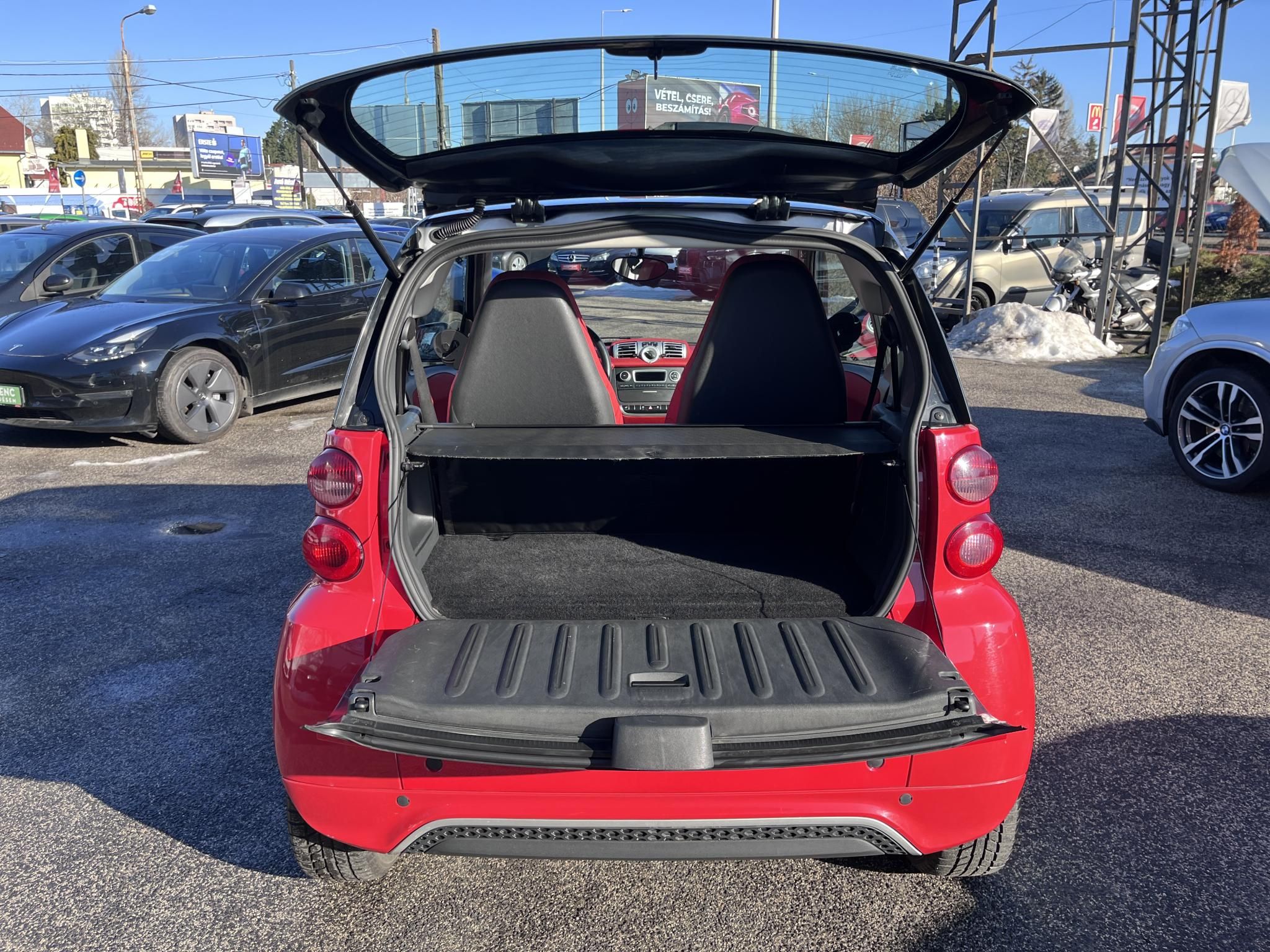 SMART FORTWO 1.0 Micro Hybrid Drive Pure Softouch COUPE 92e km. panoráma tető. frissen szervizelt