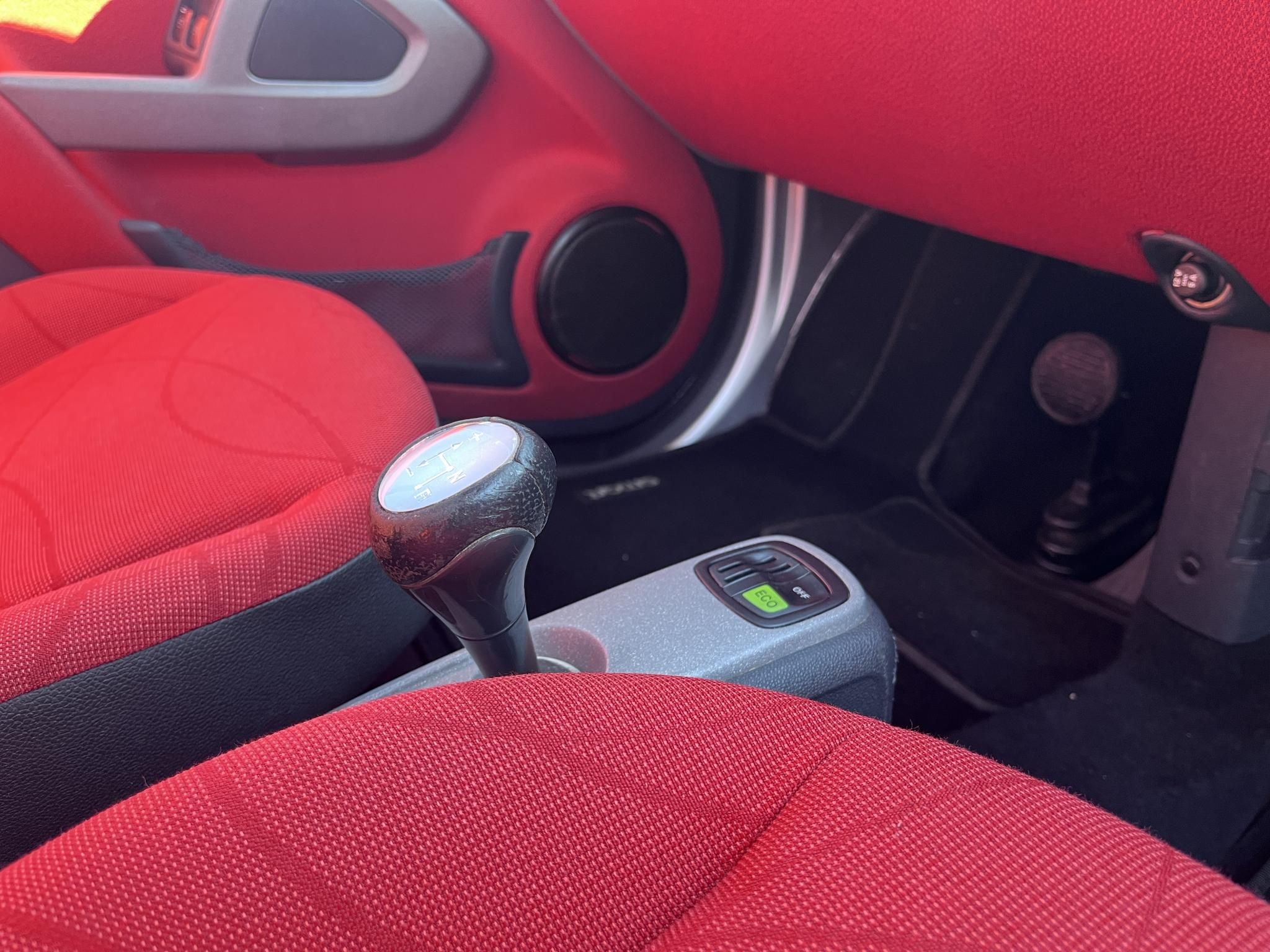 SMART FORTWO 1.0 Micro Hybrid Drive Pure Softouch COUPE 92e km. panoráma tető. frissen szervizelt