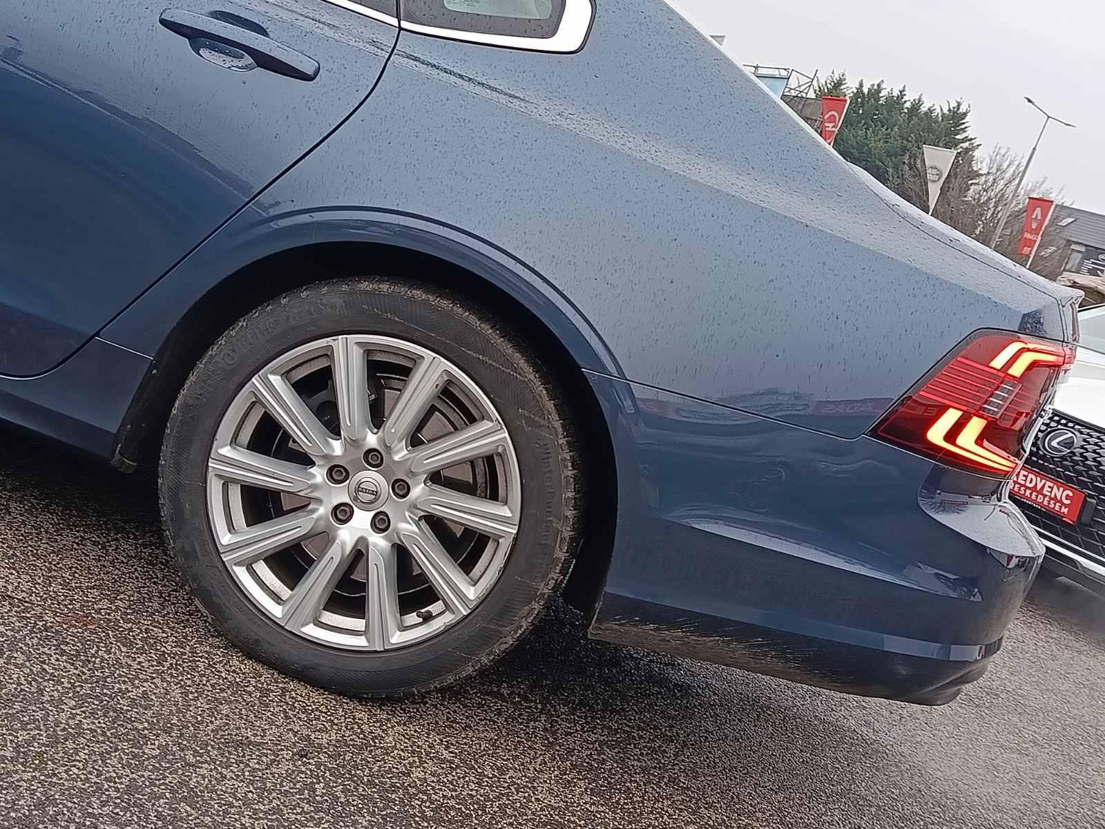 VOLVO S90 2.0 [B4] MHEV Inscription Geartronic harman/kardon hangrendszer. végig vezetett szervizkönyv