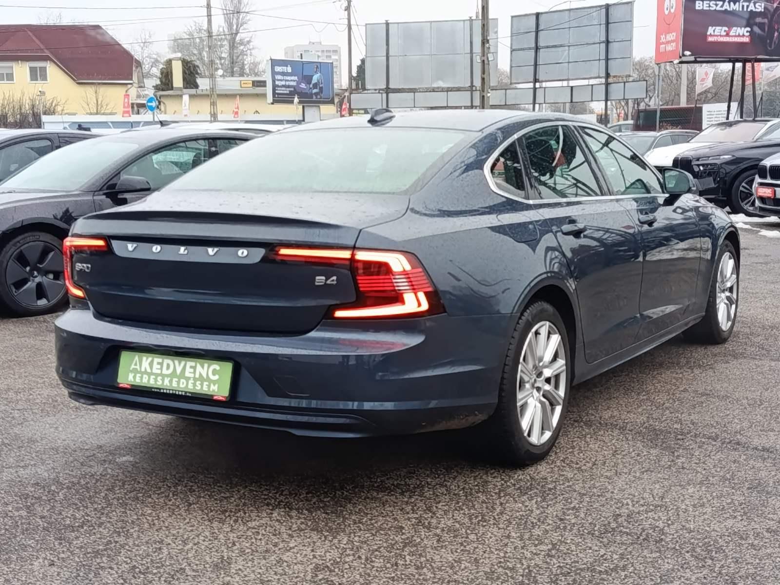 VOLVO S90 2.0 [B4] MHEV Inscription Geartronic harman/kardon hangrendszer. végig vezetett szervizkönyv