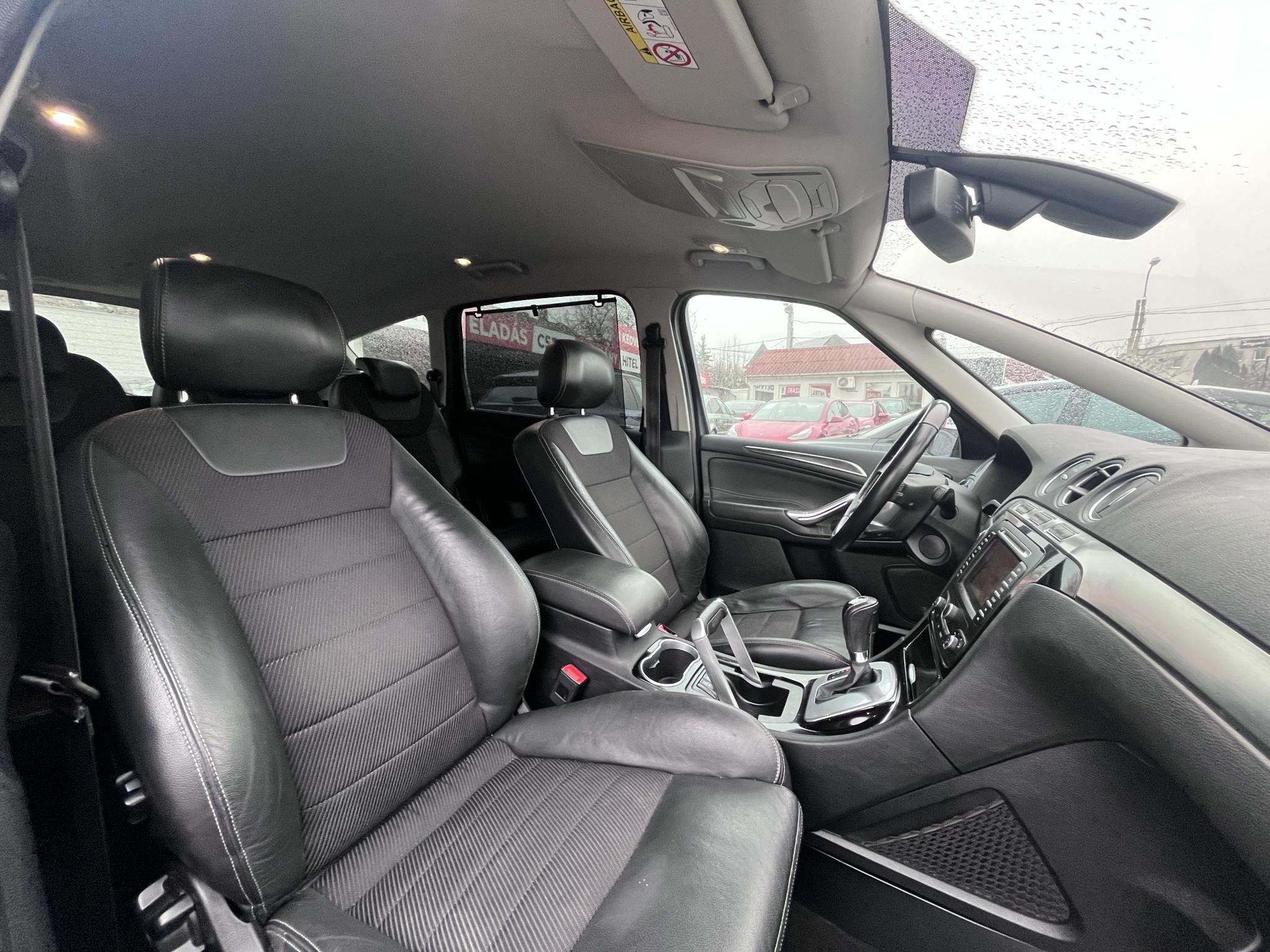 FORD S-MAX 2.0 TDCi Business Powershift Tempomat. fűthető ülések. navigáció. téli-nyári kerékszett