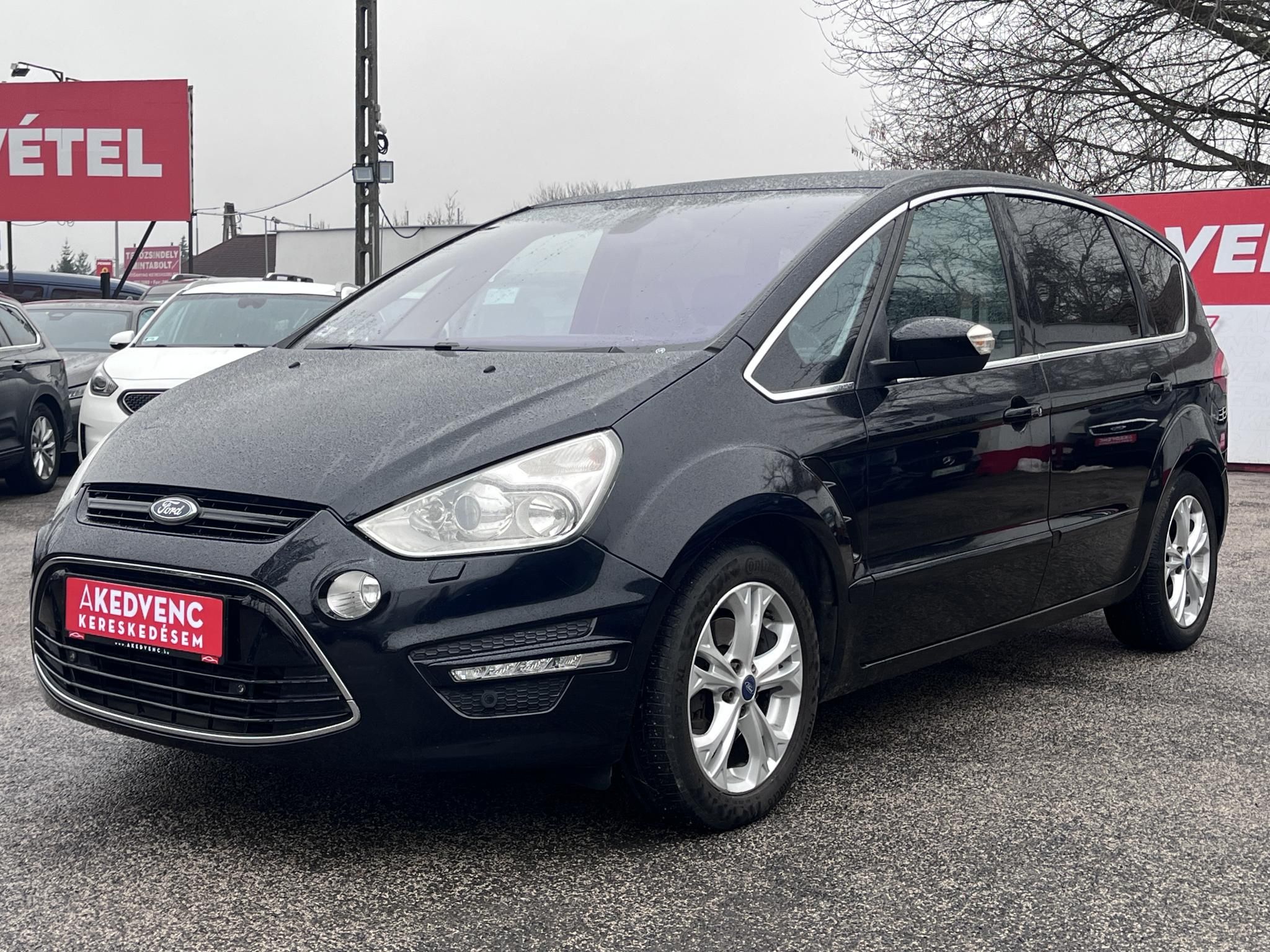 FORD S-MAX 2.0 TDCi Business Powershift Tempomat. fűthető ülések. navigáció. téli-nyári kerékszett
