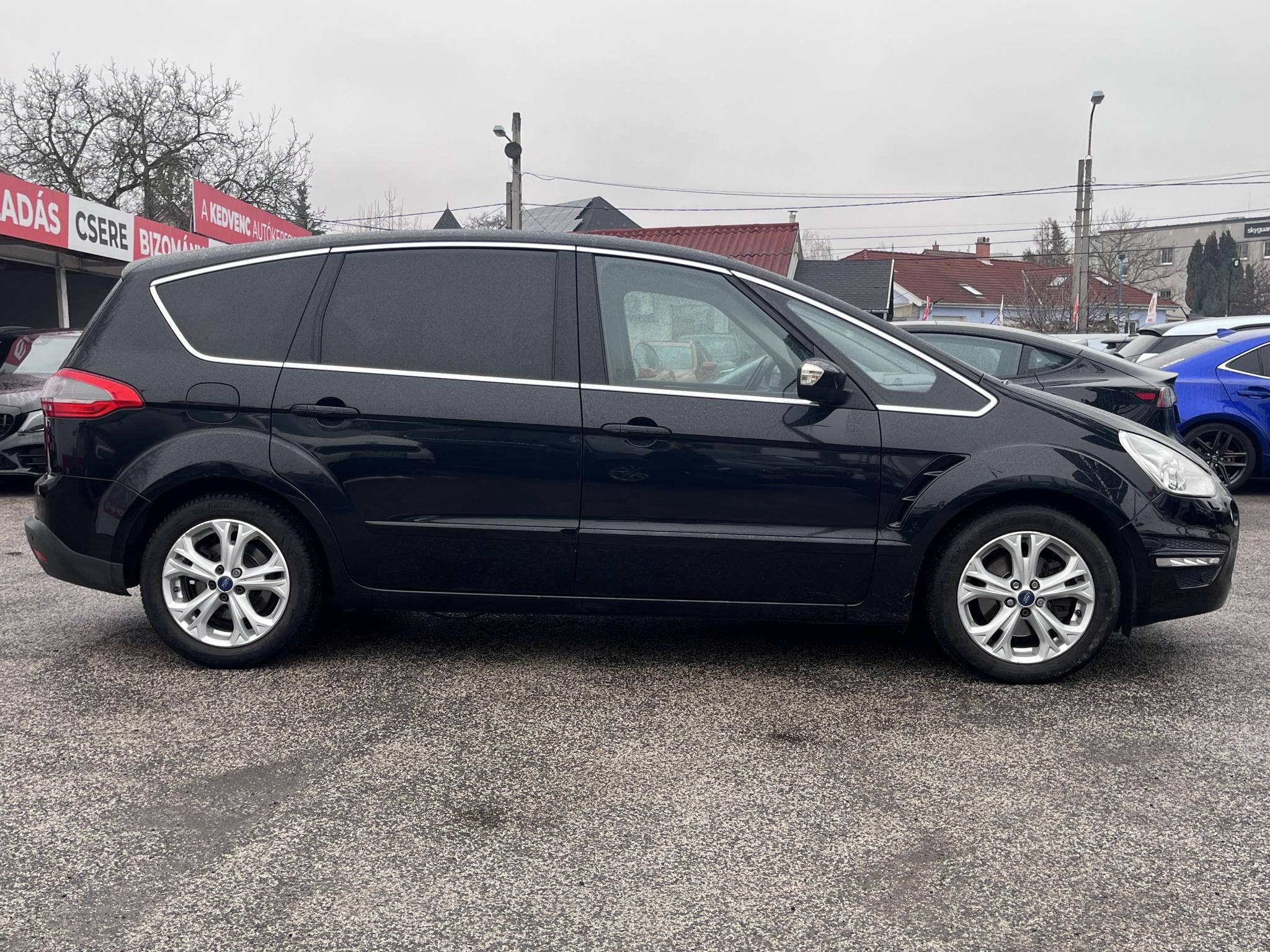 FORD S-MAX 2.0 TDCi Business Powershift Tempomat. fűthető ülések. navigáció. téli-nyári kerékszett