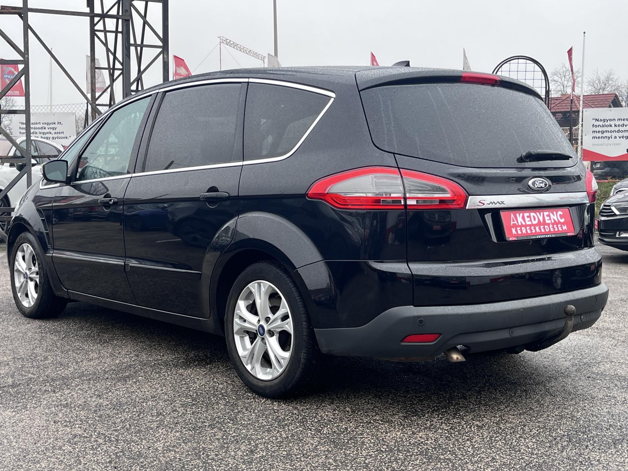 FORD S-MAX 2.0 TDCi Business Powershift Tempomat. fűthető ülések. navigáció. téli-nyári kerékszett