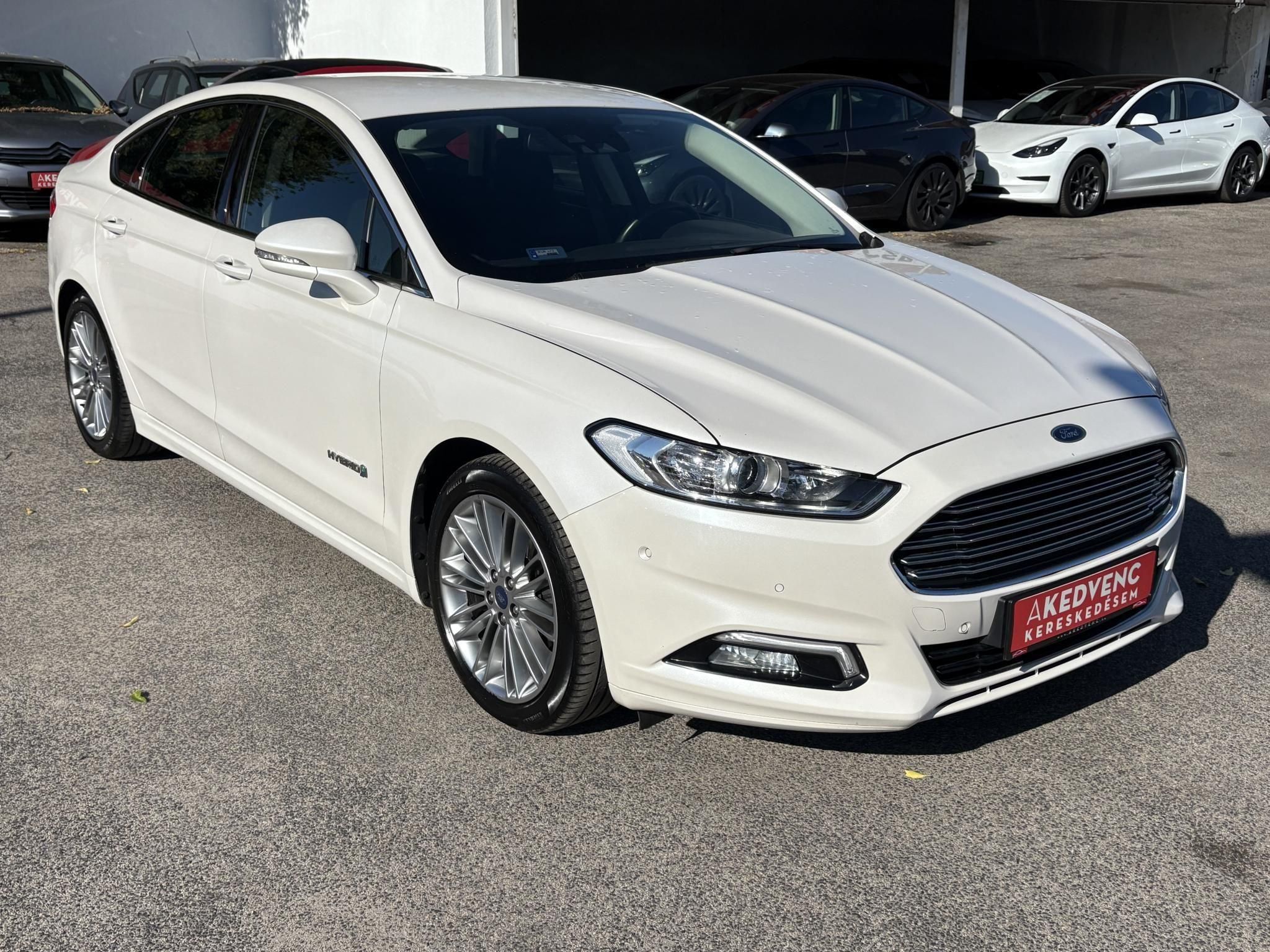 FORD MONDEO 2.0 HEV Titanium (Automata) Rendszeresen karbantartott Garanciális váltó!