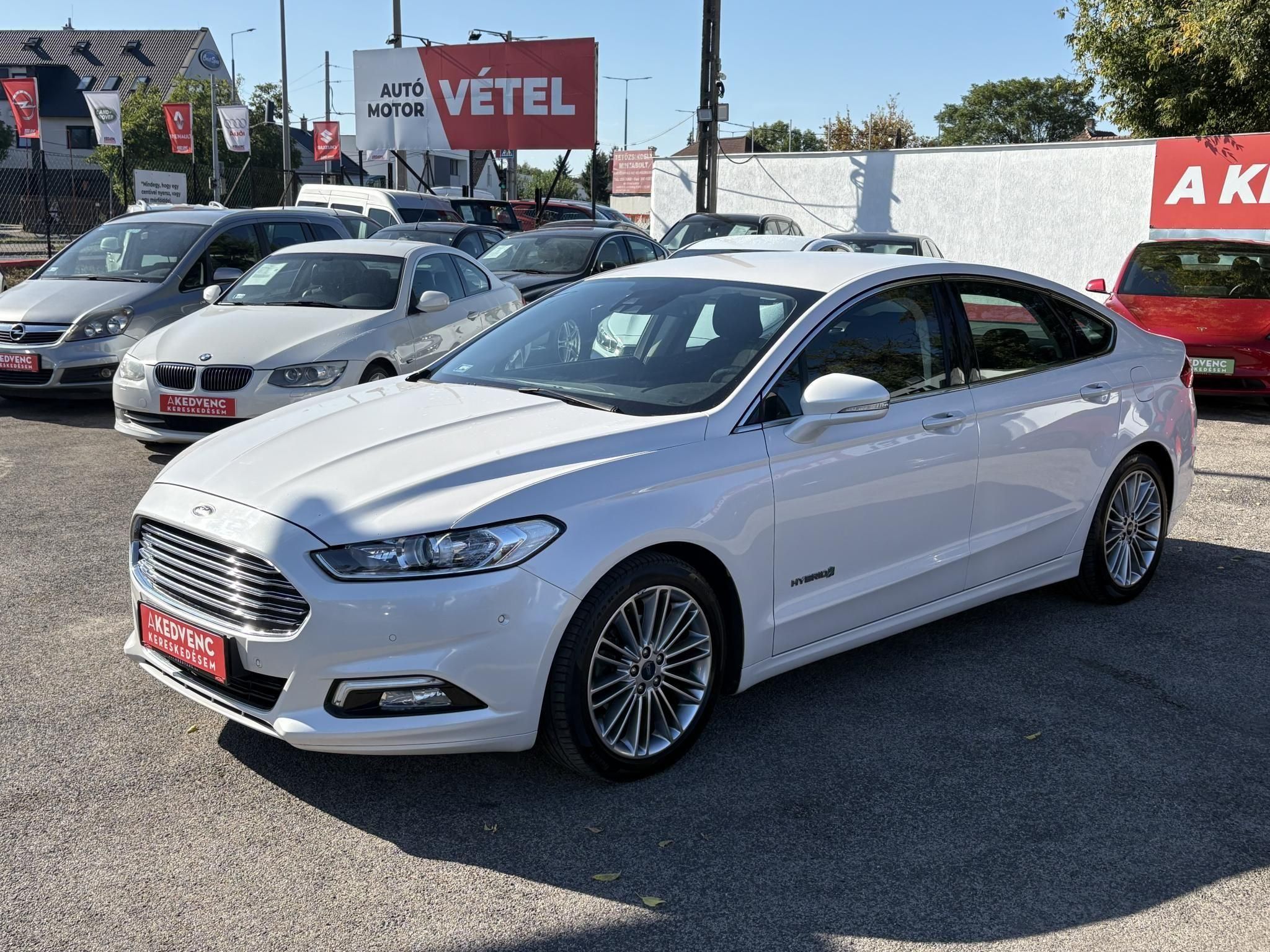 FORD MONDEO 2.0 HEV Titanium (Automata) Rendszeresen karbantartott Garanciális váltó!
